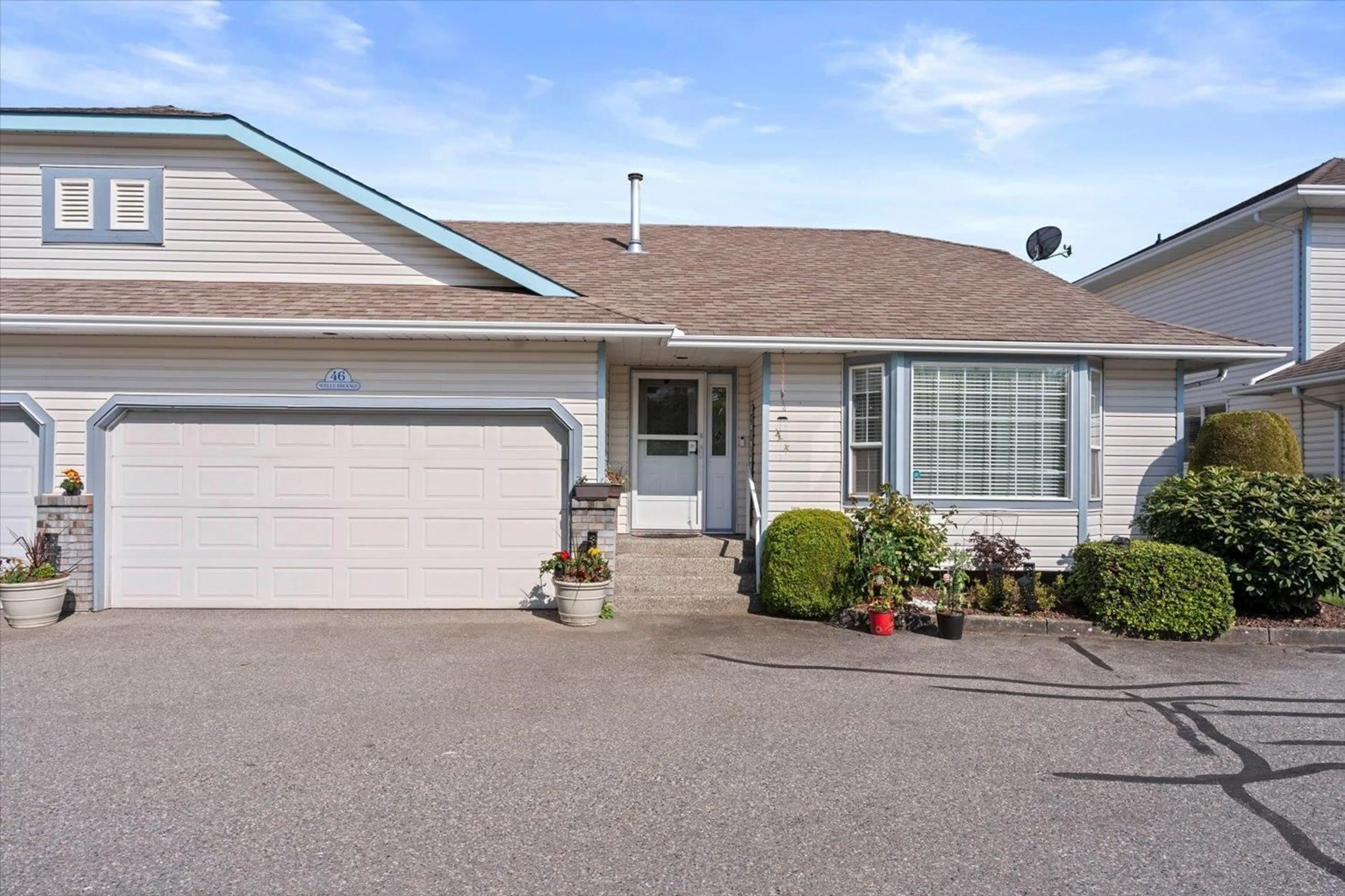 Home with vinyl exterior material, street for 46 - 45175 WELLS ROAD, Chilliwack British Columbia V2R3K7