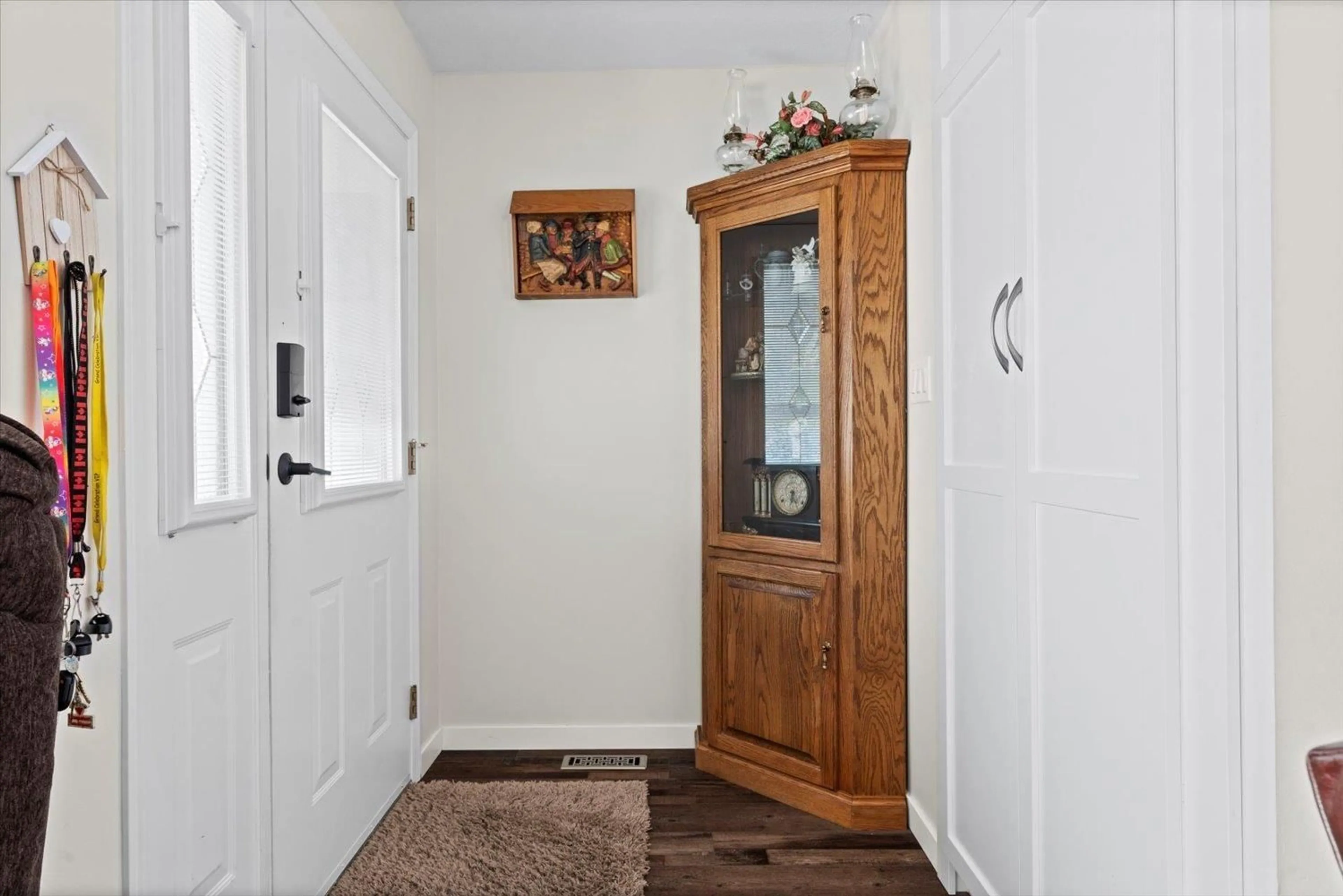 Indoor entryway for 46 - 45175 WELLS ROAD, Chilliwack British Columbia V2R3K7