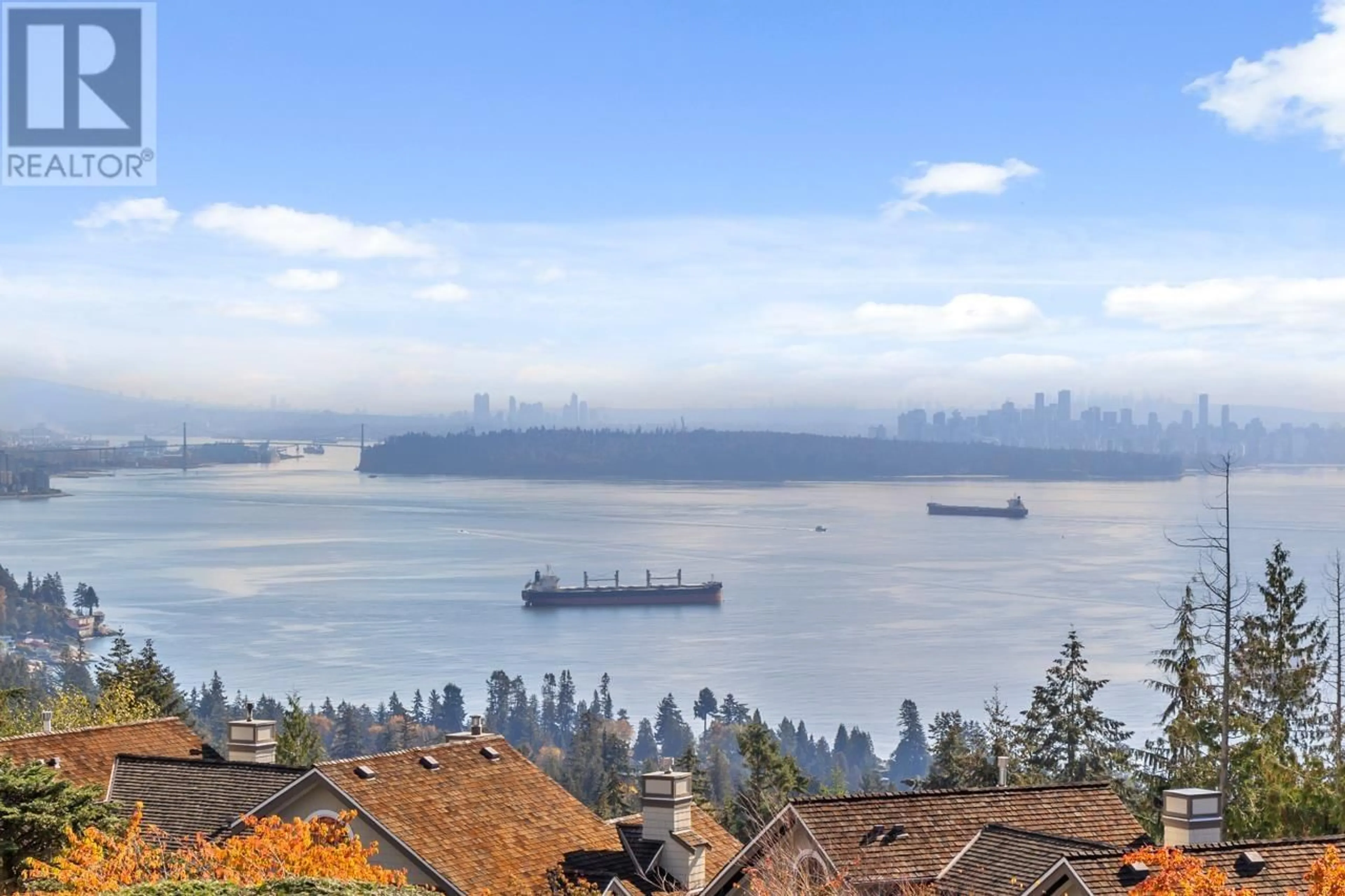 Blurry image for 5401 WEST VISTA COURT, West Vancouver British Columbia V7W3G8