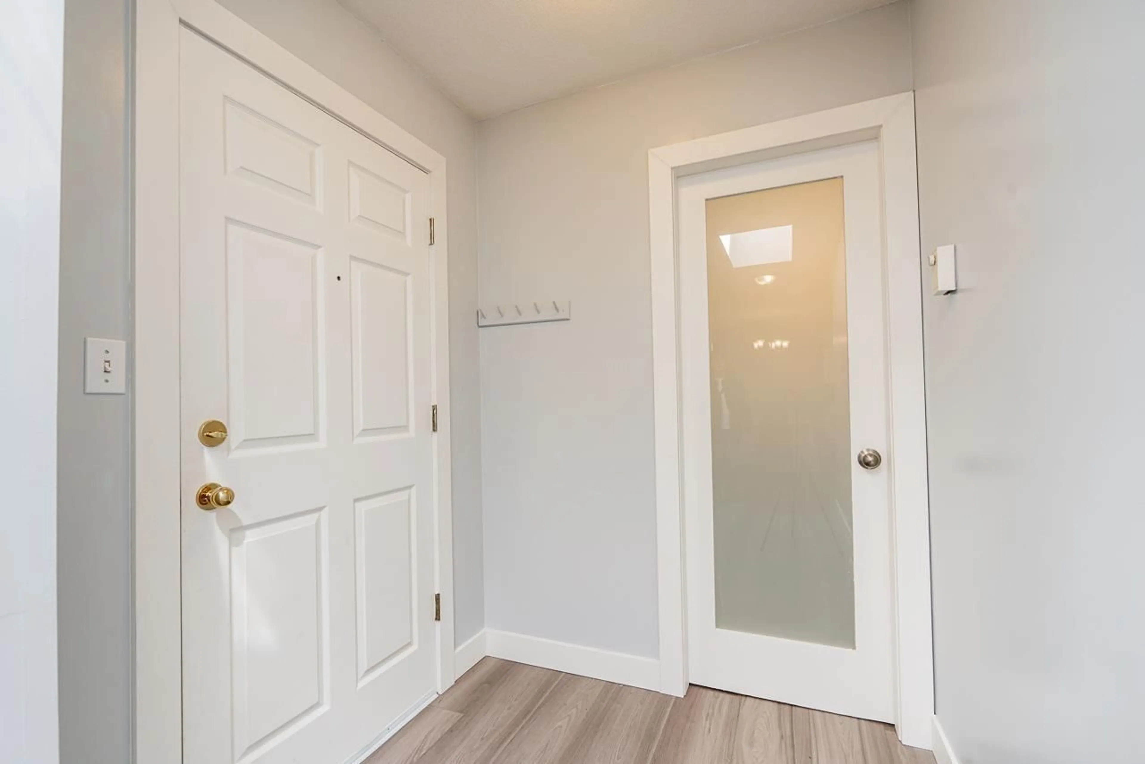 Indoor entryway for 306 - 20257 54, Langley British Columbia V3A3W2