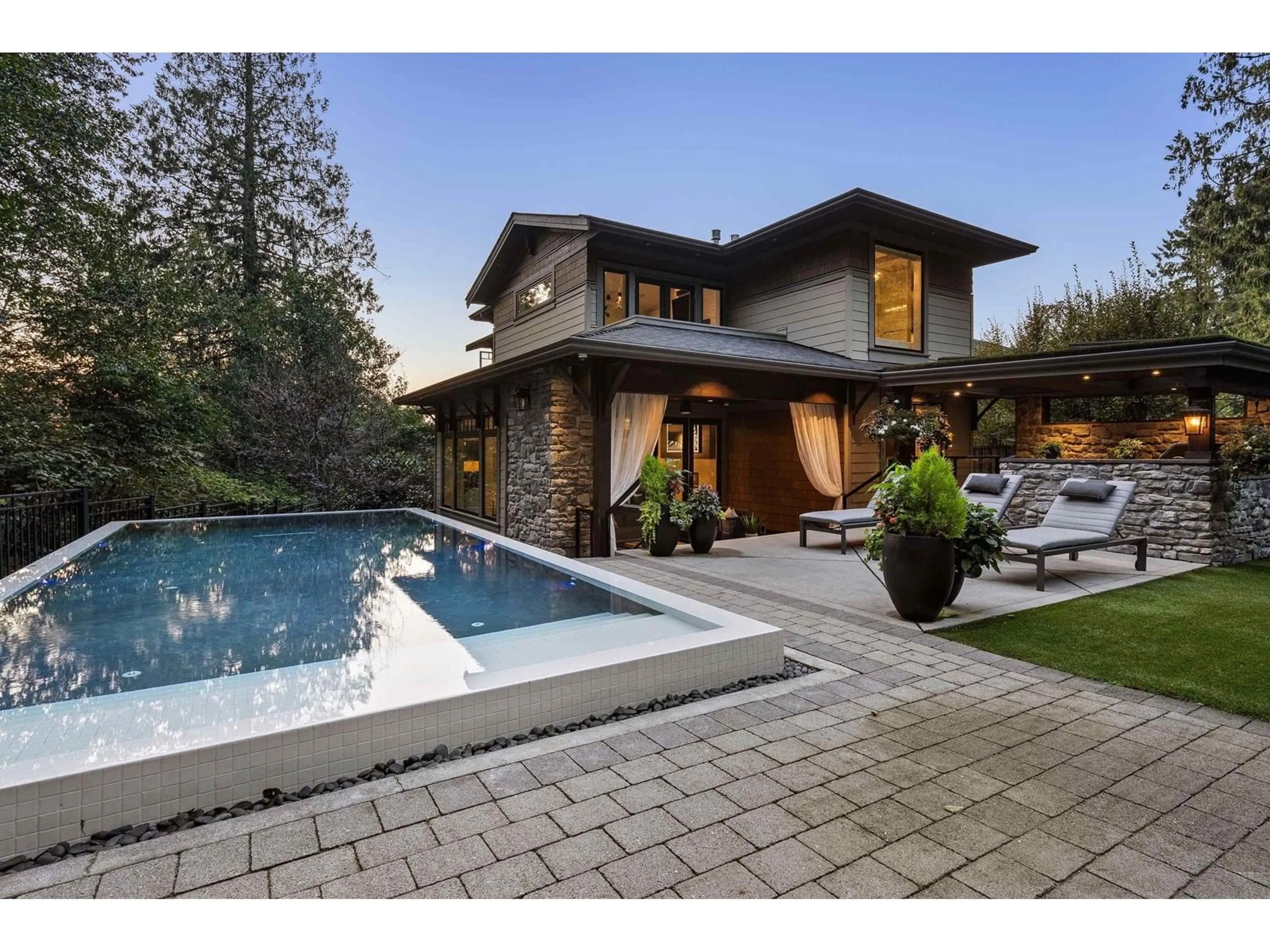Home with brick exterior material, unknown for 35797 LEDGEVIEW, Abbotsford British Columbia V3G2Z2