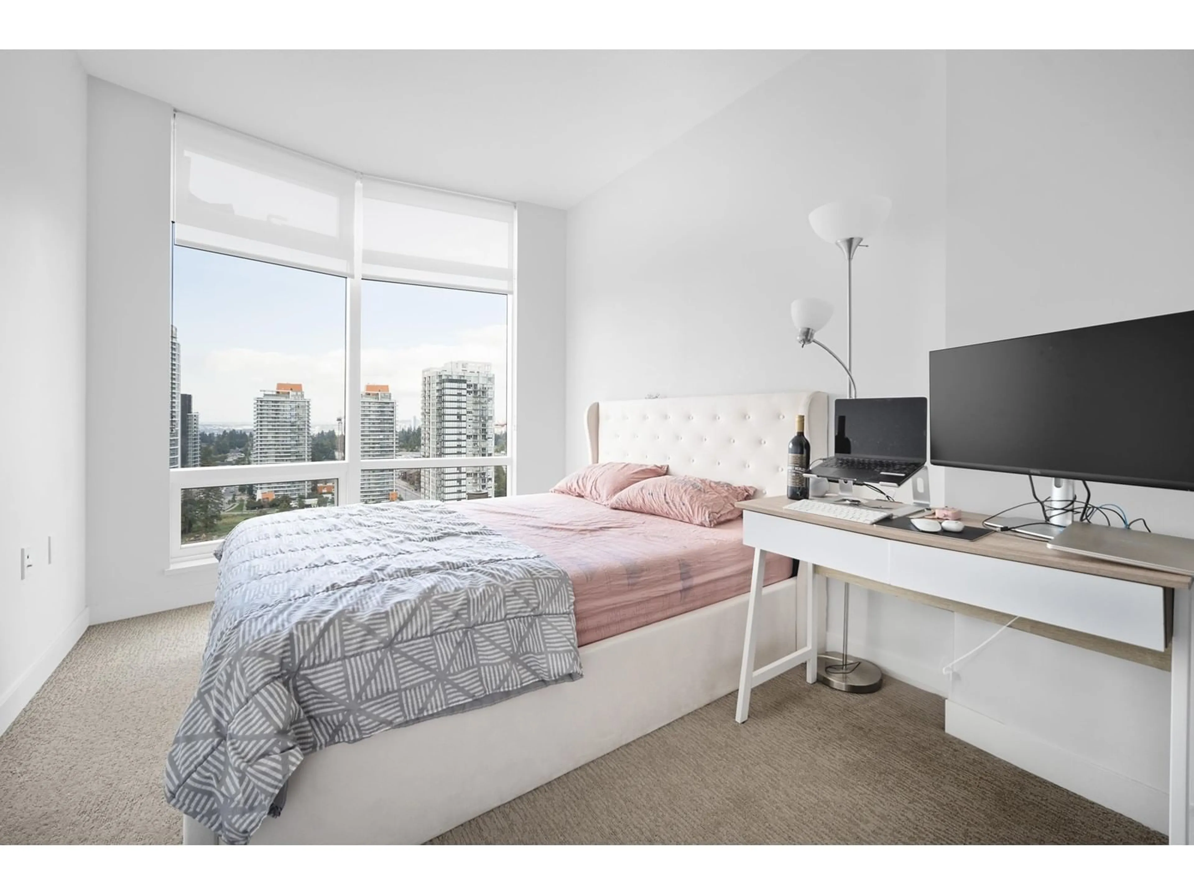 Bedroom with bed, unknown for 2308 - 13495 CENTRAL, Surrey British Columbia V3T0K2