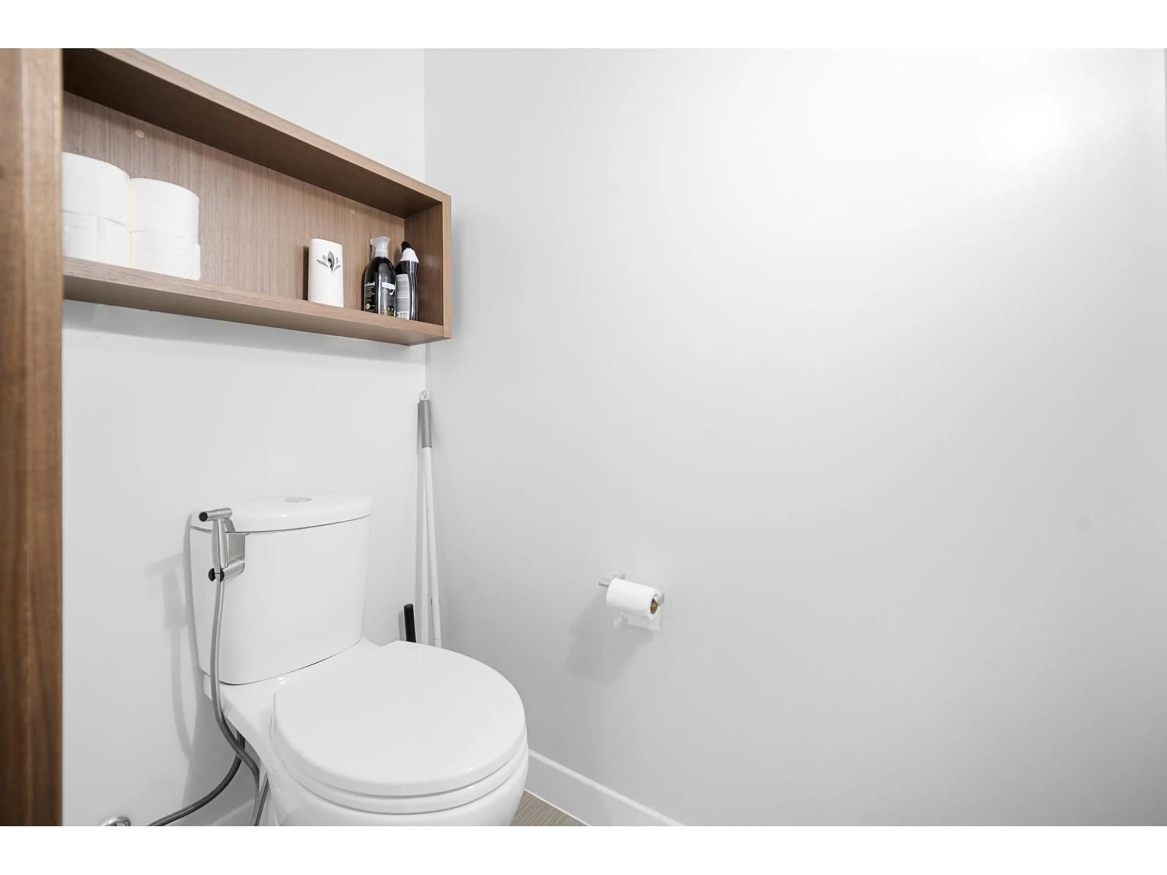Standard bathroom, unknown for 2308 - 13495 CENTRAL, Surrey British Columbia V3T0K2