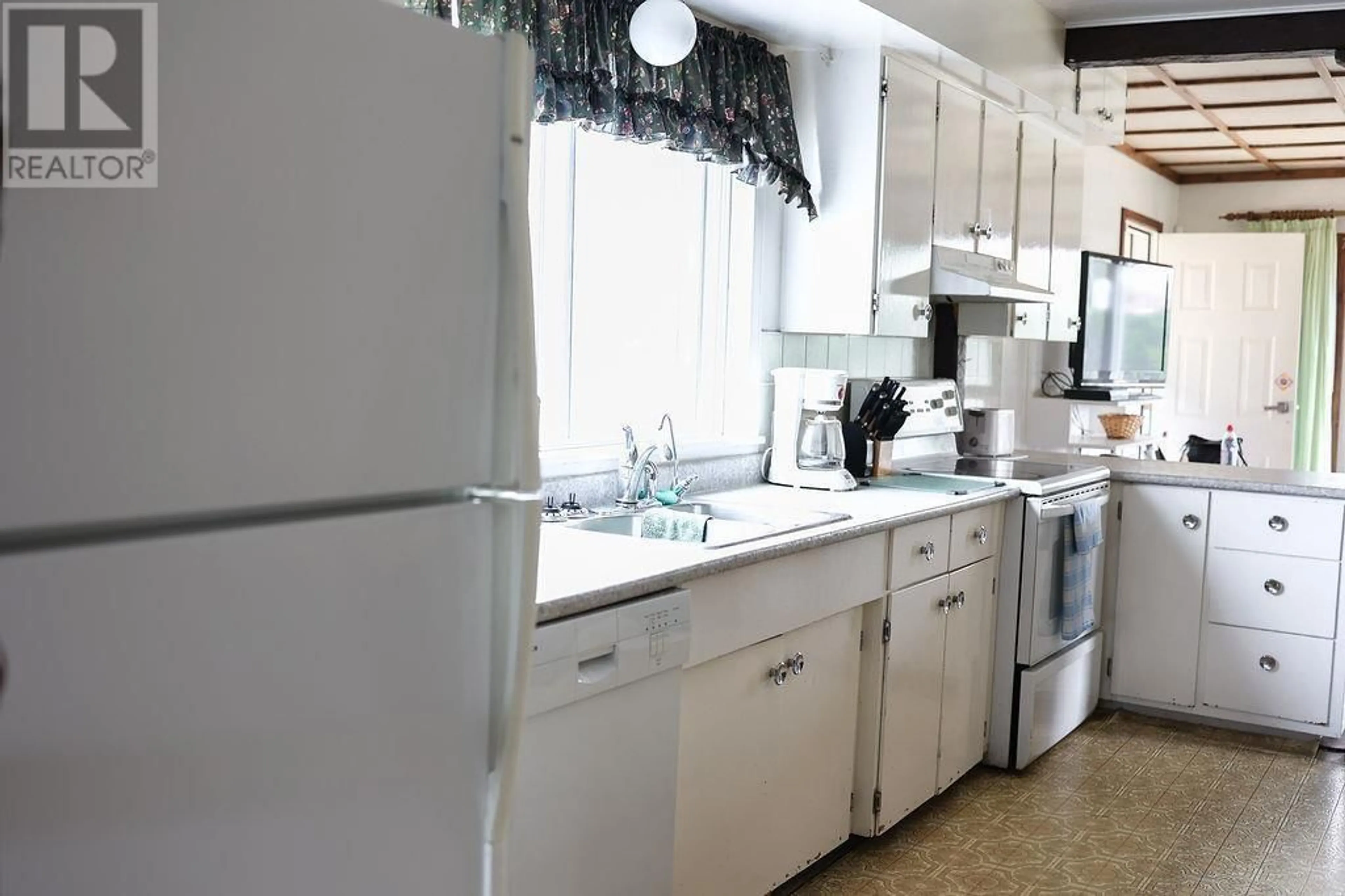 Standard kitchen, unknown for 9005 BUCKHORN LAKE ROAD, Prince George British Columbia V2N6B1