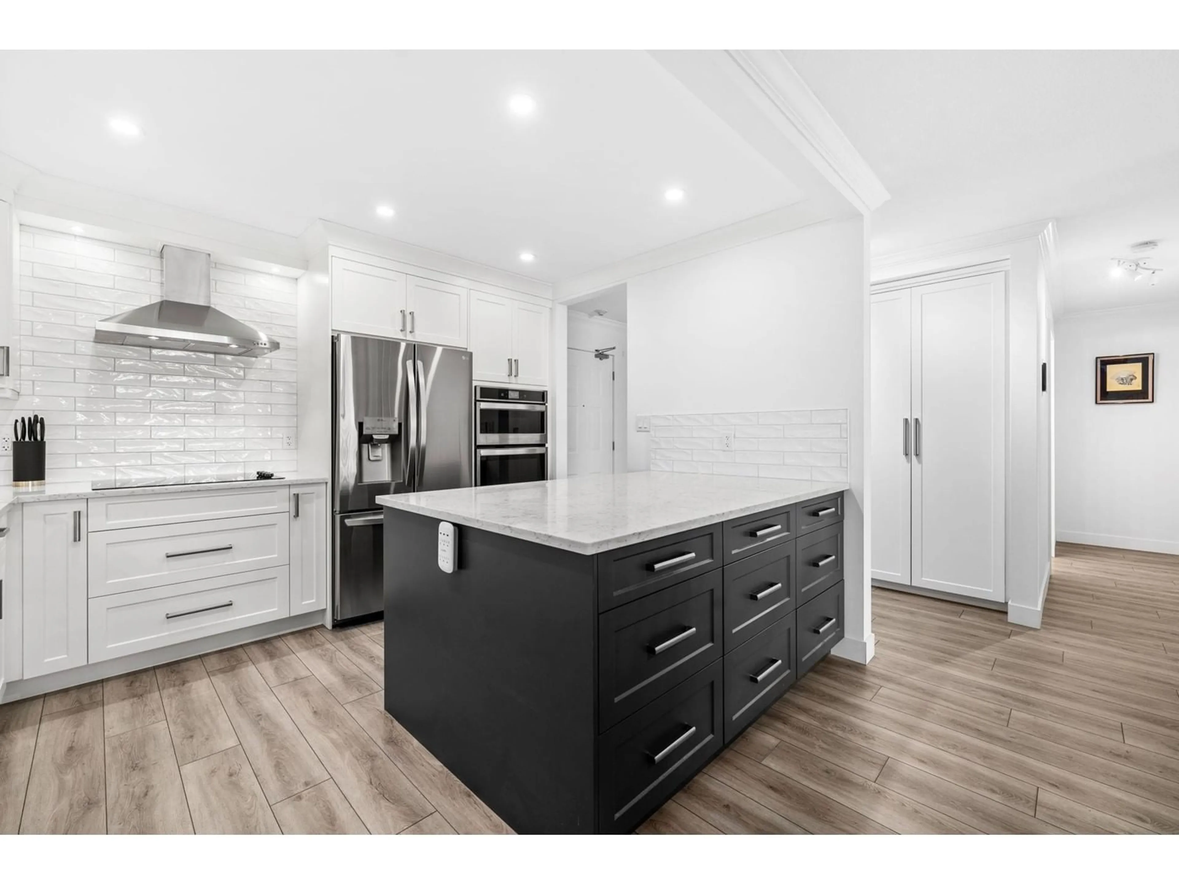 Open concept kitchen, unknown for 212 - 5375 205, Langley British Columbia V3A7V7