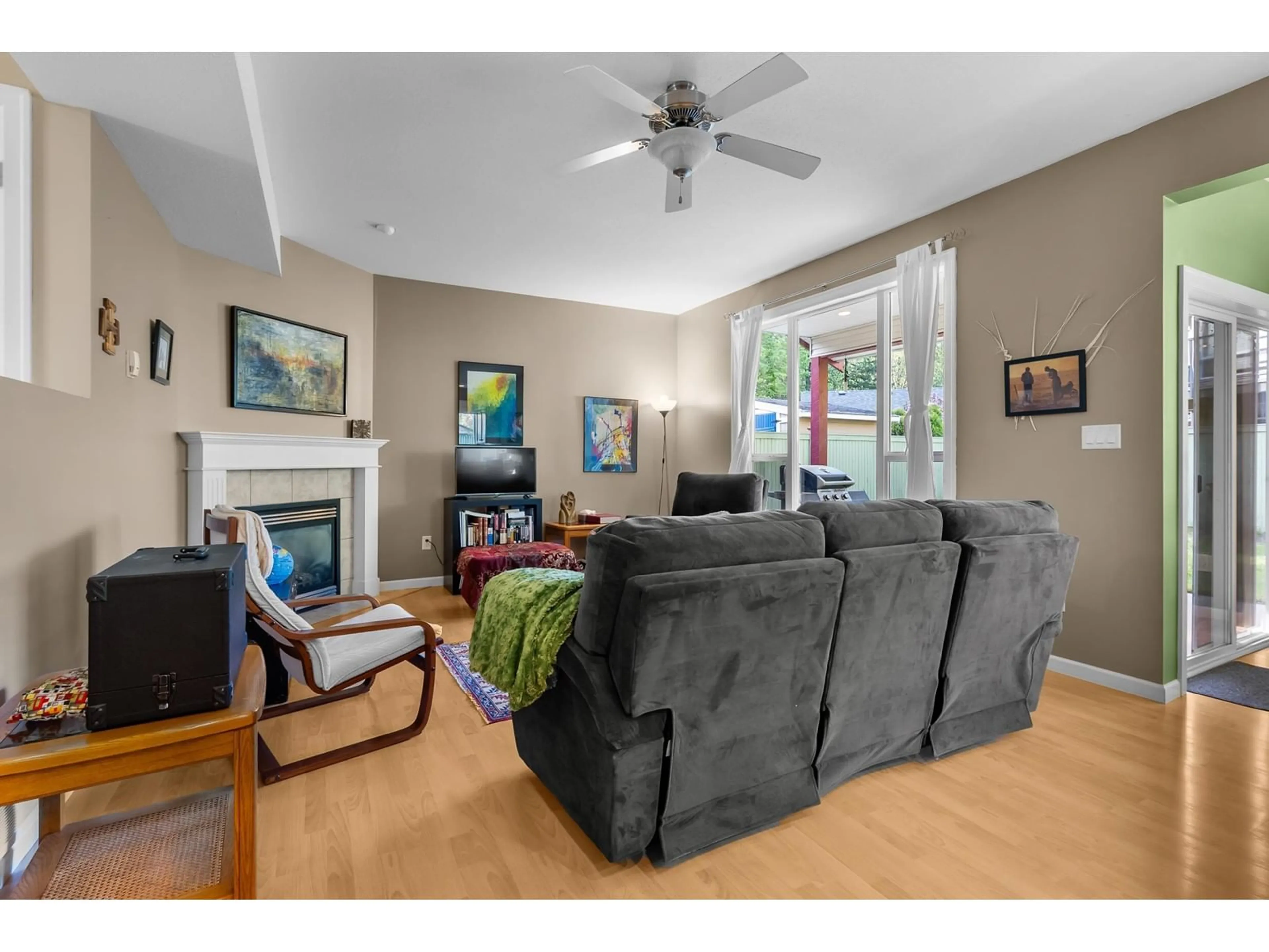 Living room with furniture, unknown for 65887 PARK AVENUE, Hope British Columbia V0X1L1