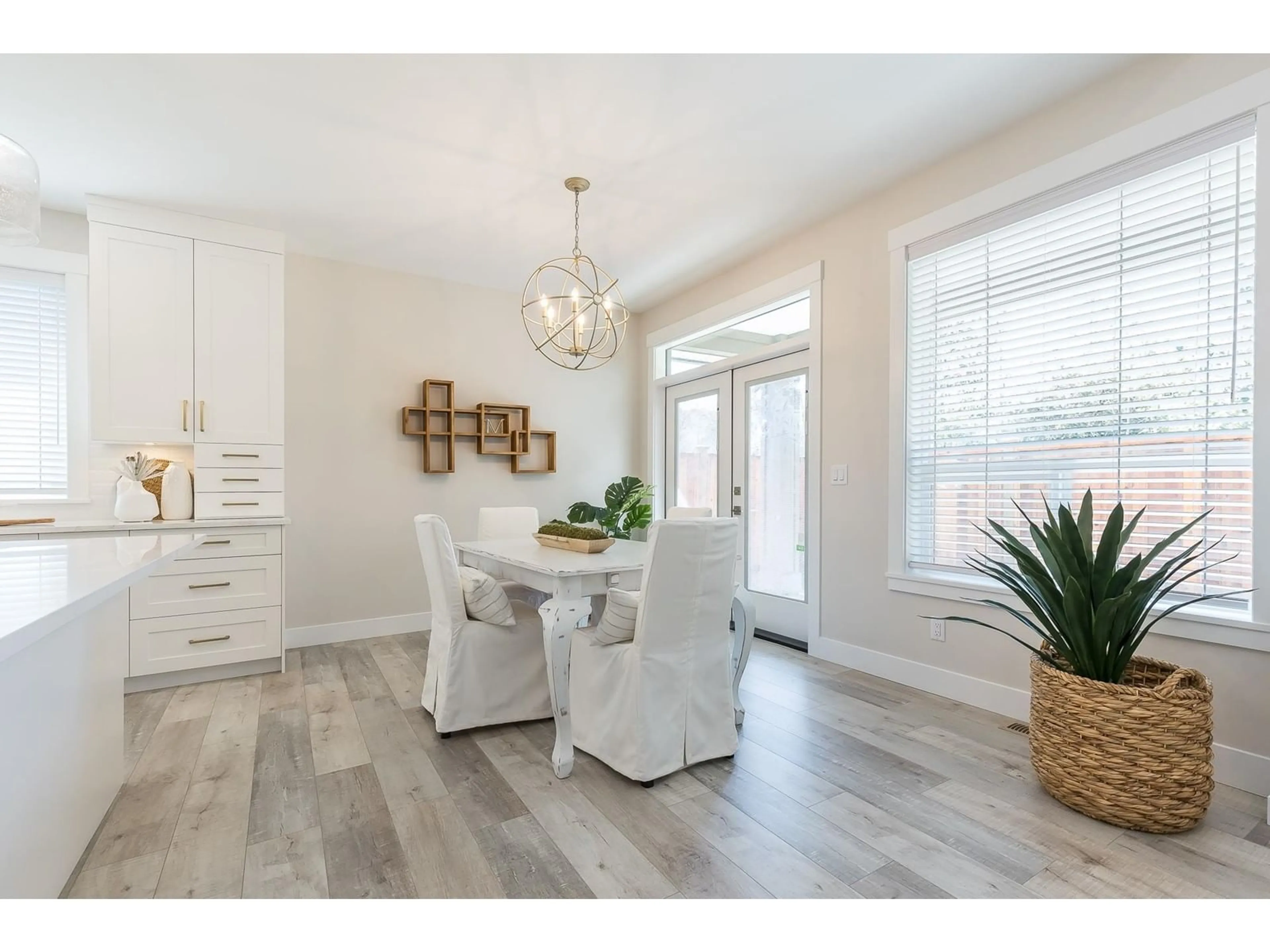 Dining room, wood/laminate floor for 80 - 6211 CHILLIWACK RIVER ROAD, Chilliwack British Columbia V2R6A7