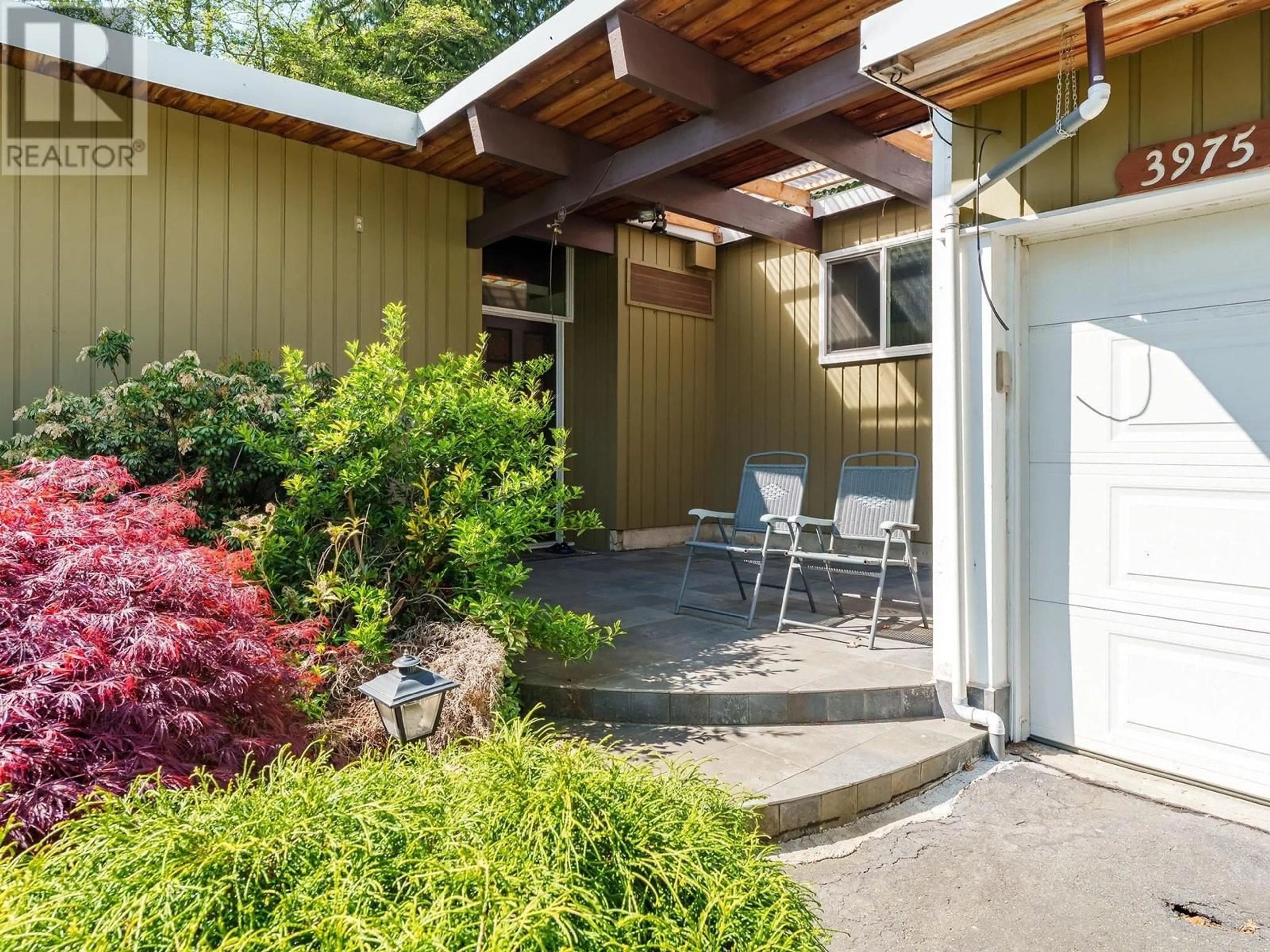 Unknown for 3975 SOUTHWOOD STREET, Burnaby British Columbia V5J2E8
