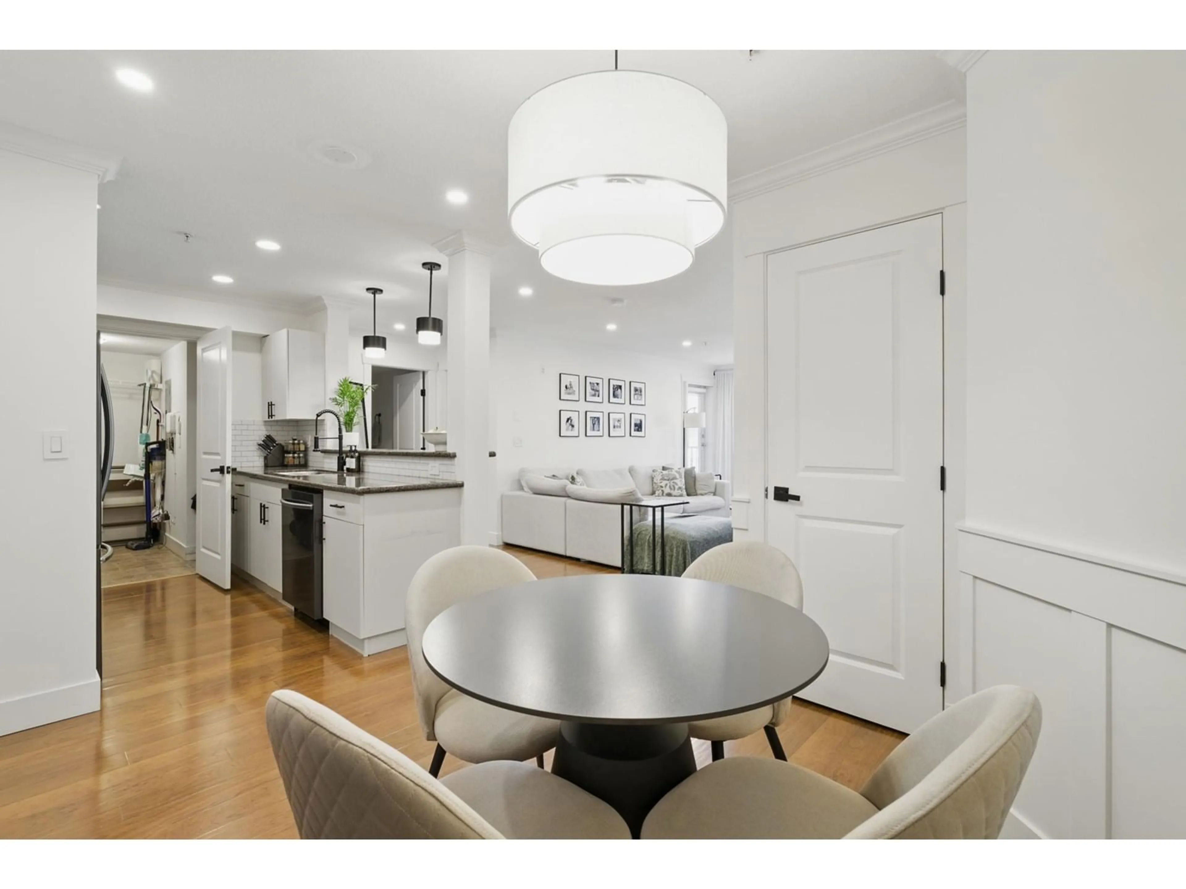 Open concept kitchen, unknown for 206 - 33255 OLD YALE, Abbotsford British Columbia V2S8R2