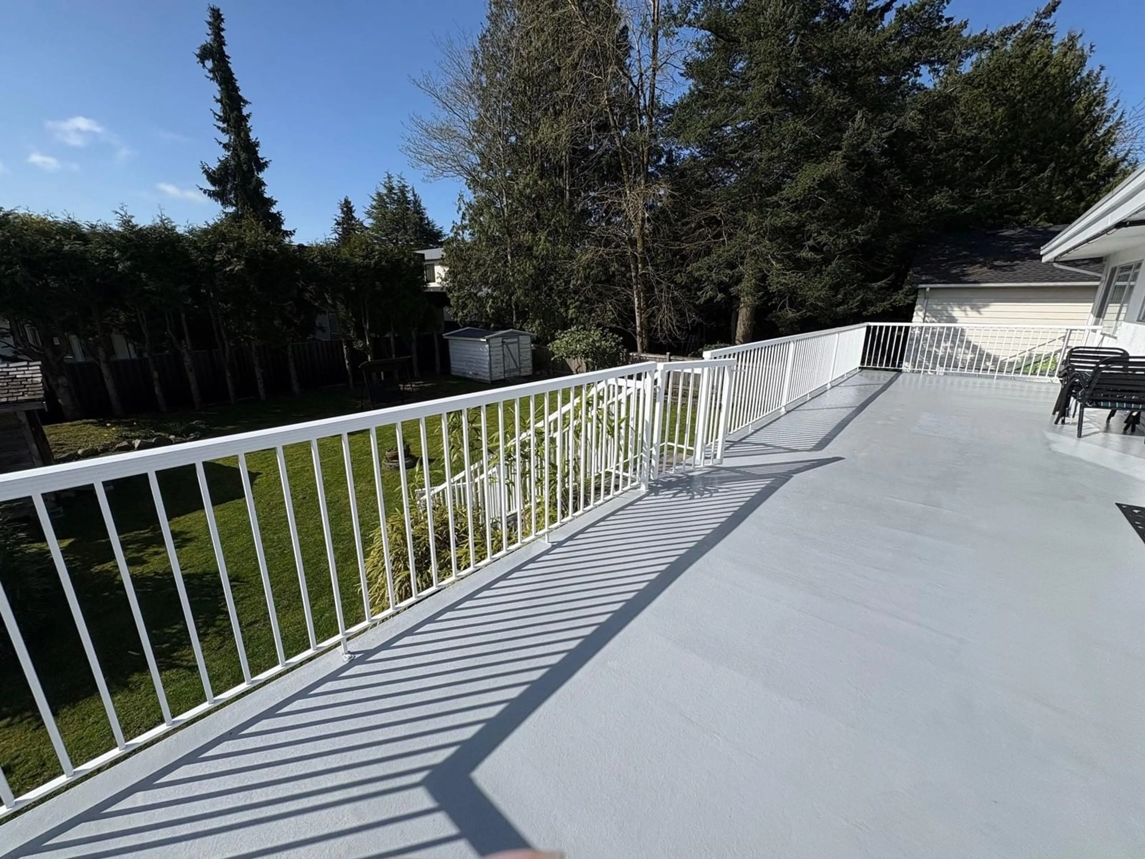 Patio, unknown for 15568 THRIFT, White Rock British Columbia V4B2L9