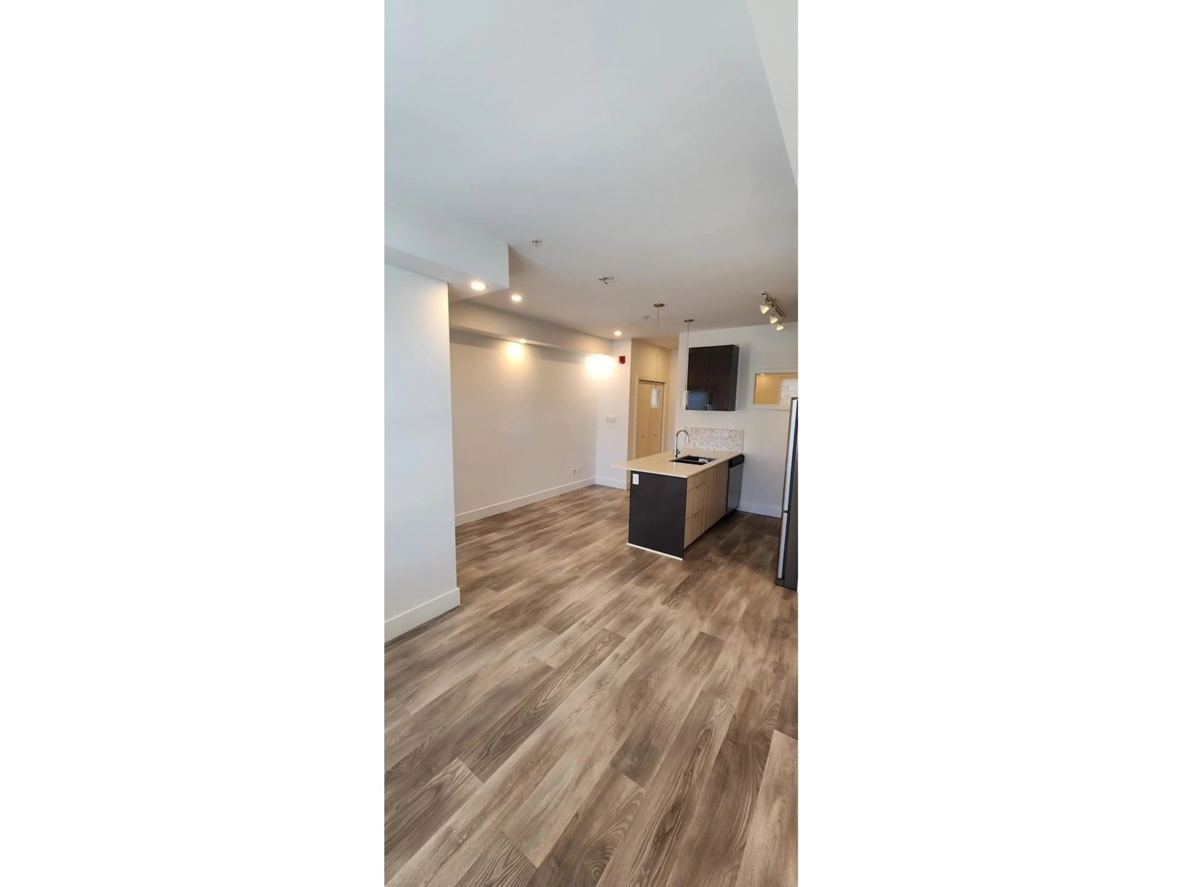 A pic of a room for 303 - 6468 195A, Surrey British Columbia V4N6R6