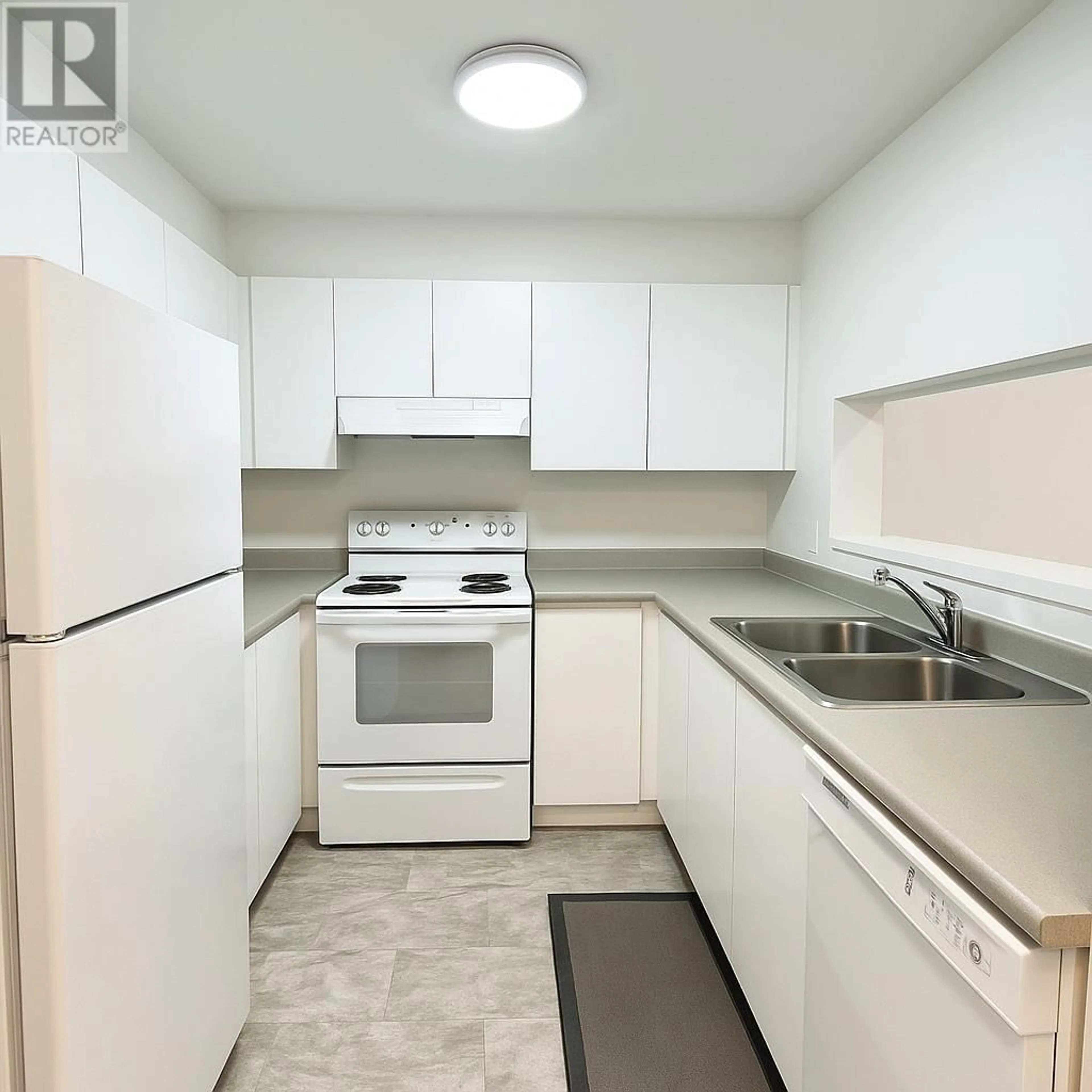 Standard kitchen, unknown for 165 - 2211 NO 4 ROAD, Richmond British Columbia V6X3X1