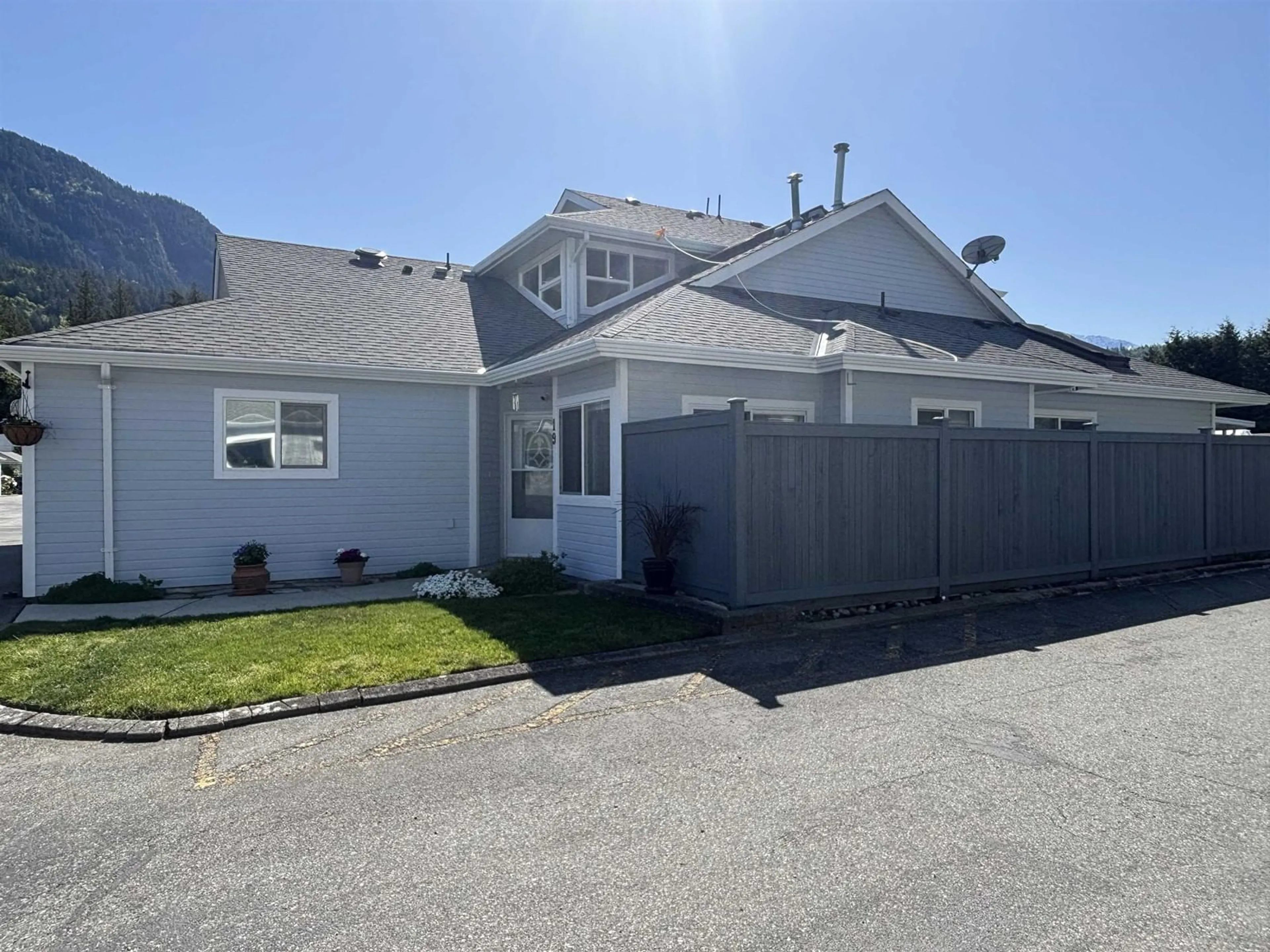 A pic from outside/outdoor area/front of a property/back of a property/a pic from drone, street for 19 - 730 MCCOMBS DRIVE, Harrison Hot Springs British Columbia V0M1K0