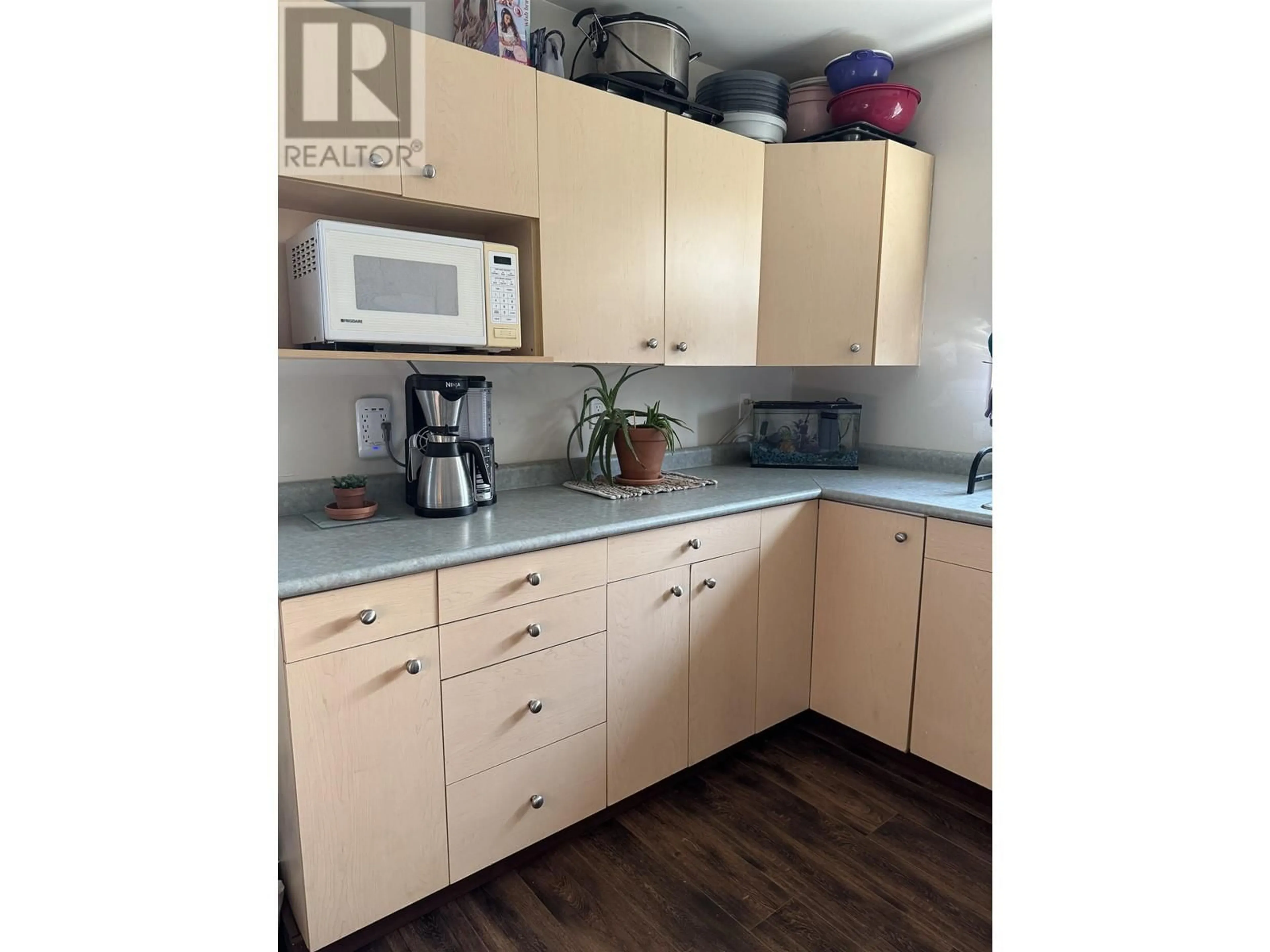 Standard kitchen, wood/laminate floor for 14651 COFFEE CREEK SUBDIV, Charlie Lake British Columbia V0C1H0