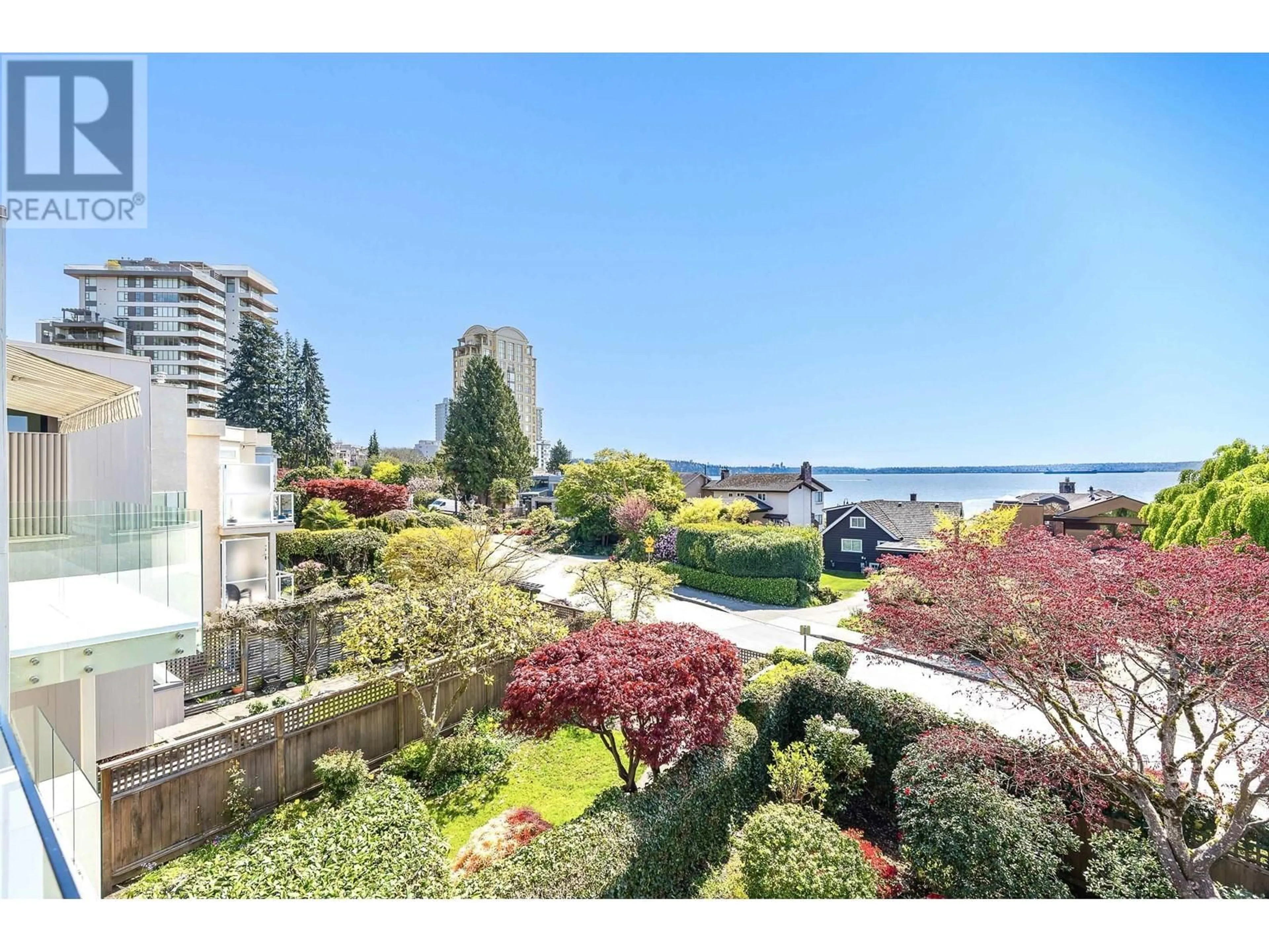 Patio, water/lake/river/ocean view for 2343 BELLEVUE AVENUE, West Vancouver British Columbia V7V1C9