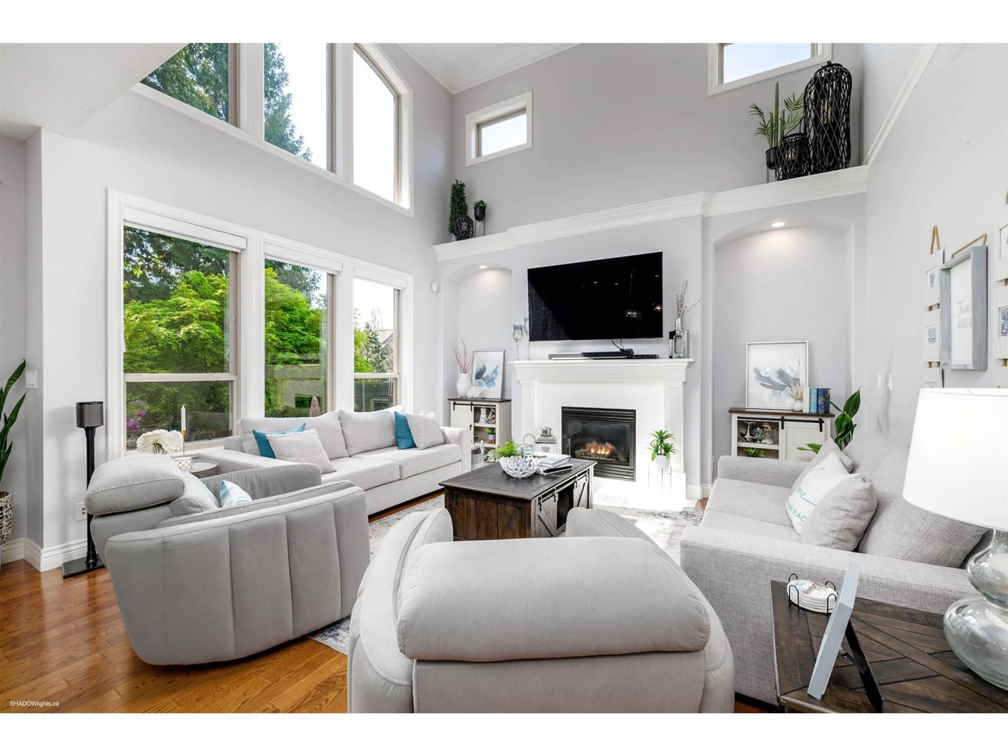 Living room with furniture, unknown for 12070 59, Surrey British Columbia V3X3L3