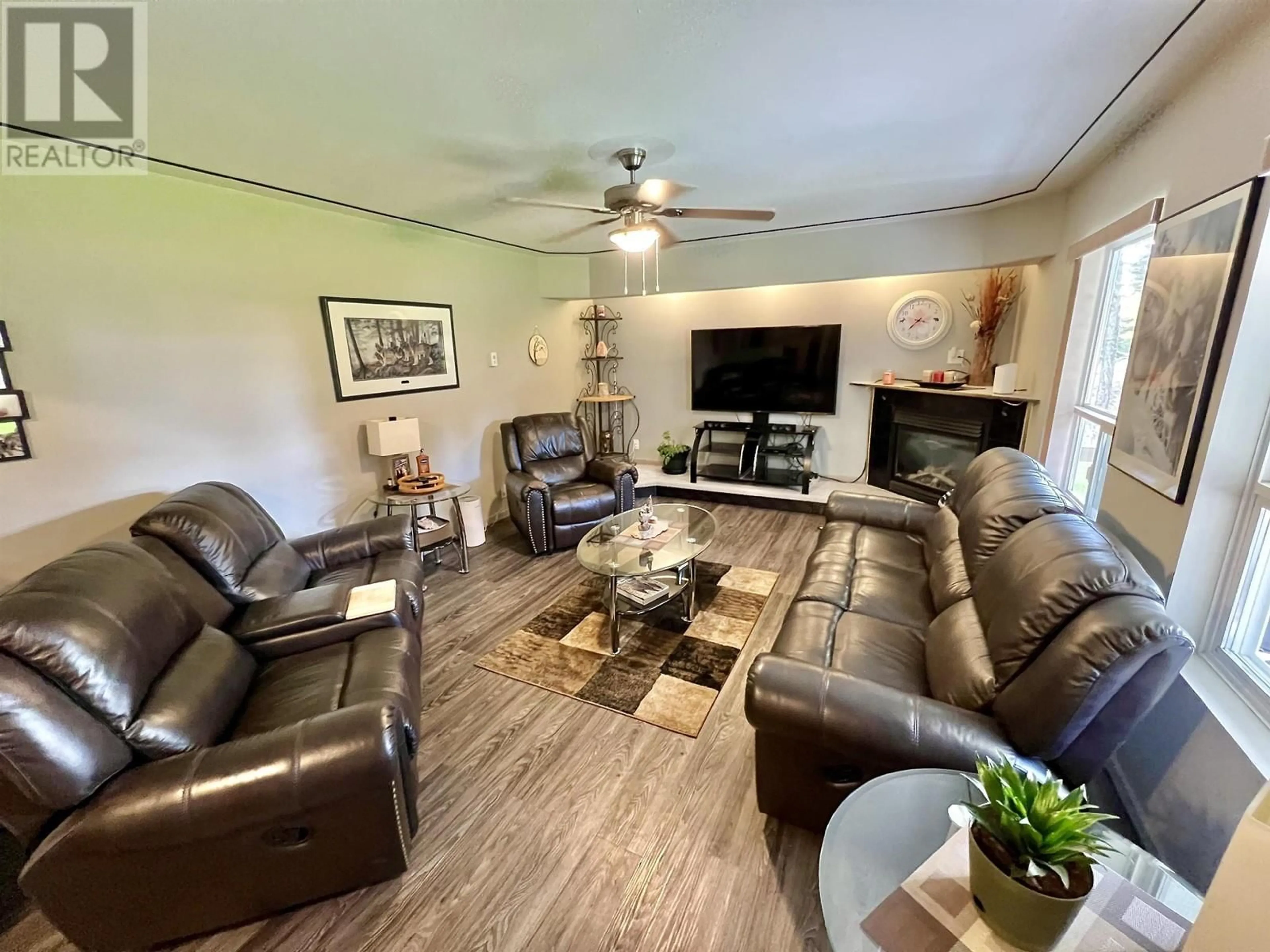 Living room with furniture, unknown for 4837 GLOINNZUN DRIVE, 108 Mile Ranch British Columbia V0K2E1