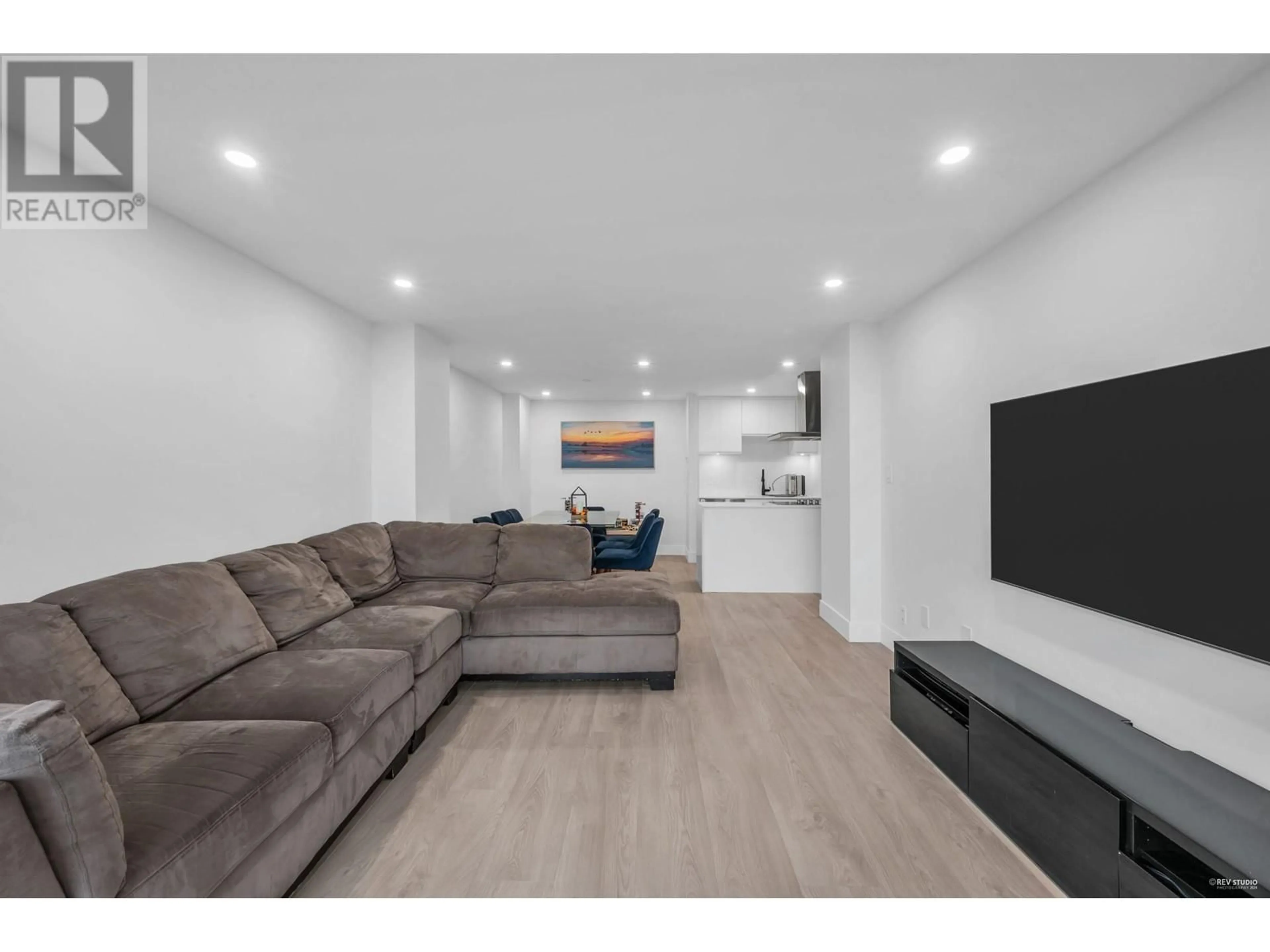 Home theater for 1502 - 2016 FULLERTON AVENUE, North Vancouver British Columbia V7P3E6