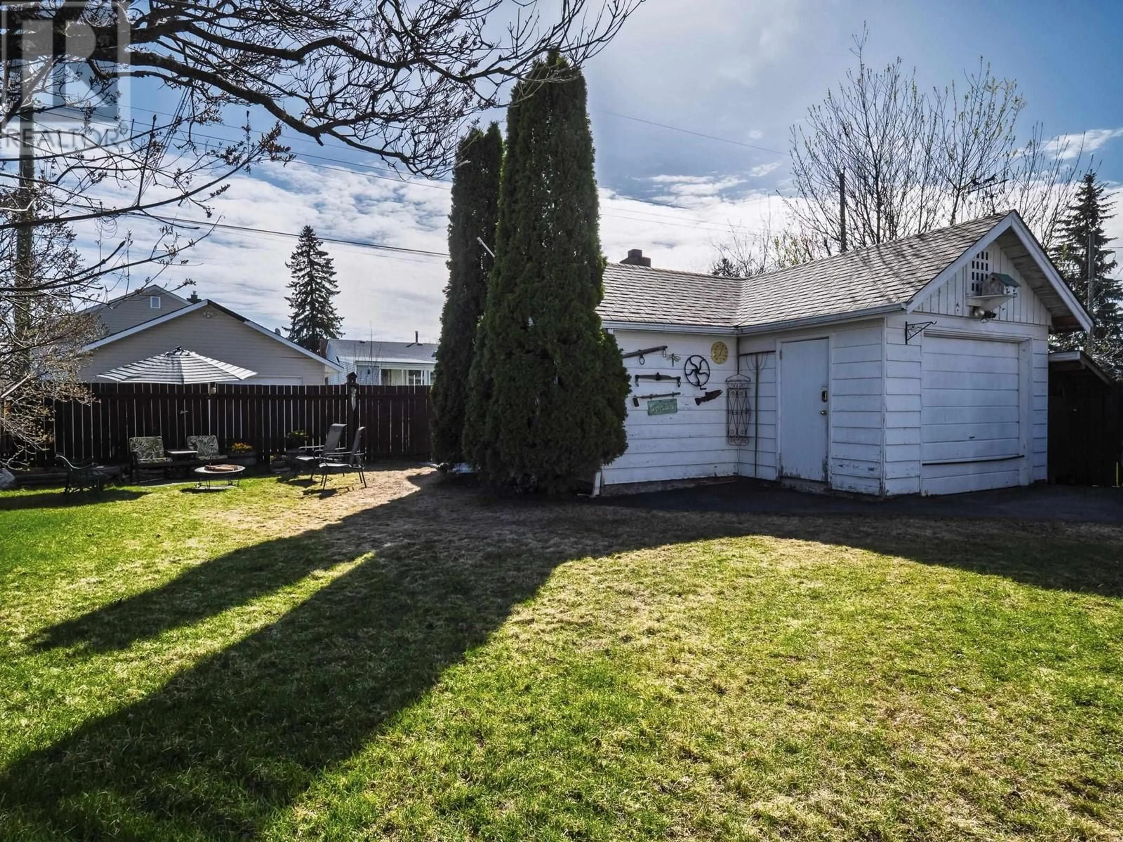 A pic from outside/outdoor area/front of a property/back of a property/a pic from drone, street for 866 EWERT STREET, Prince George British Columbia V2M2N9
