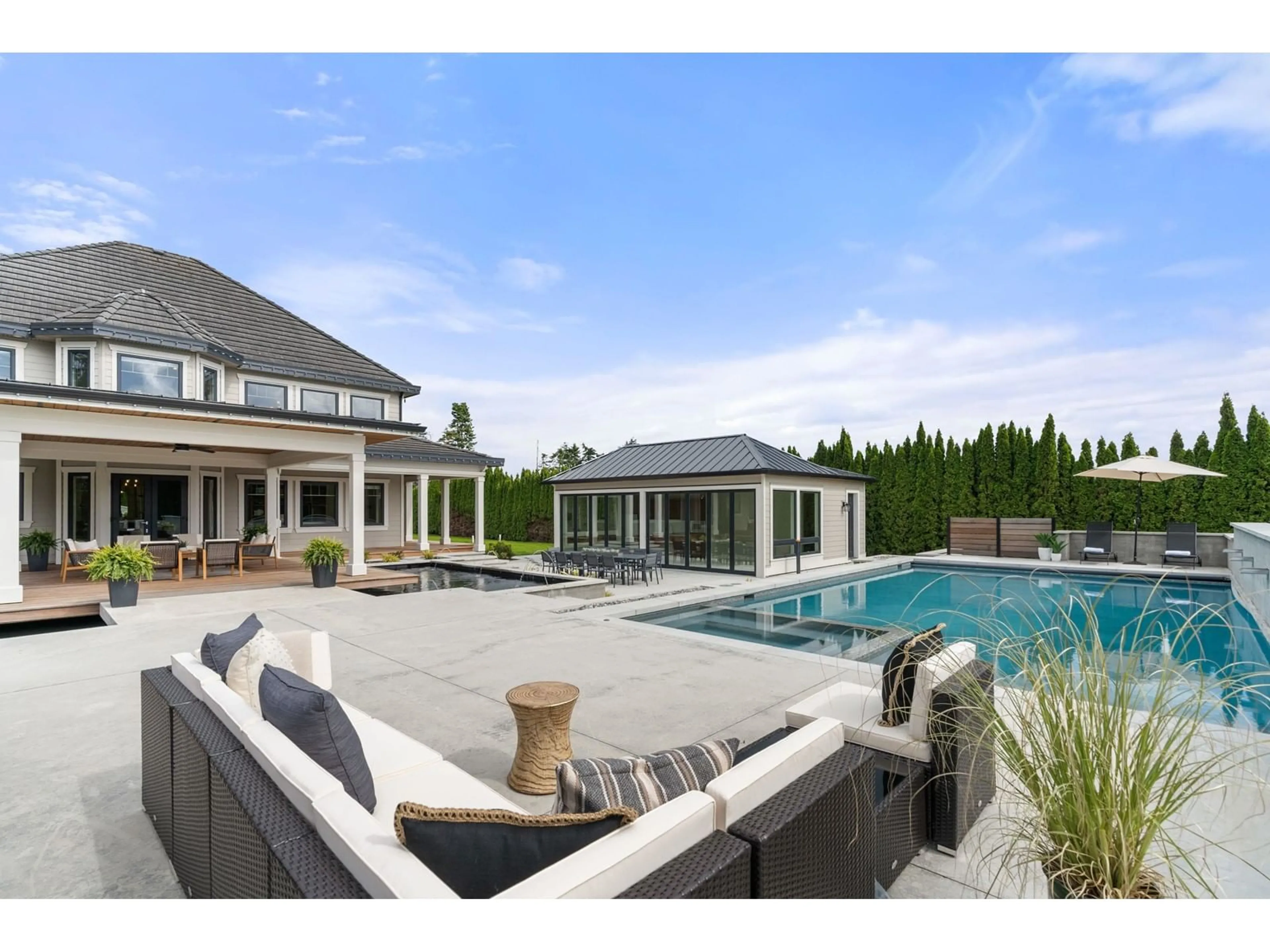 Patio, unknown for 7547 240, Langley British Columbia V1M3P8