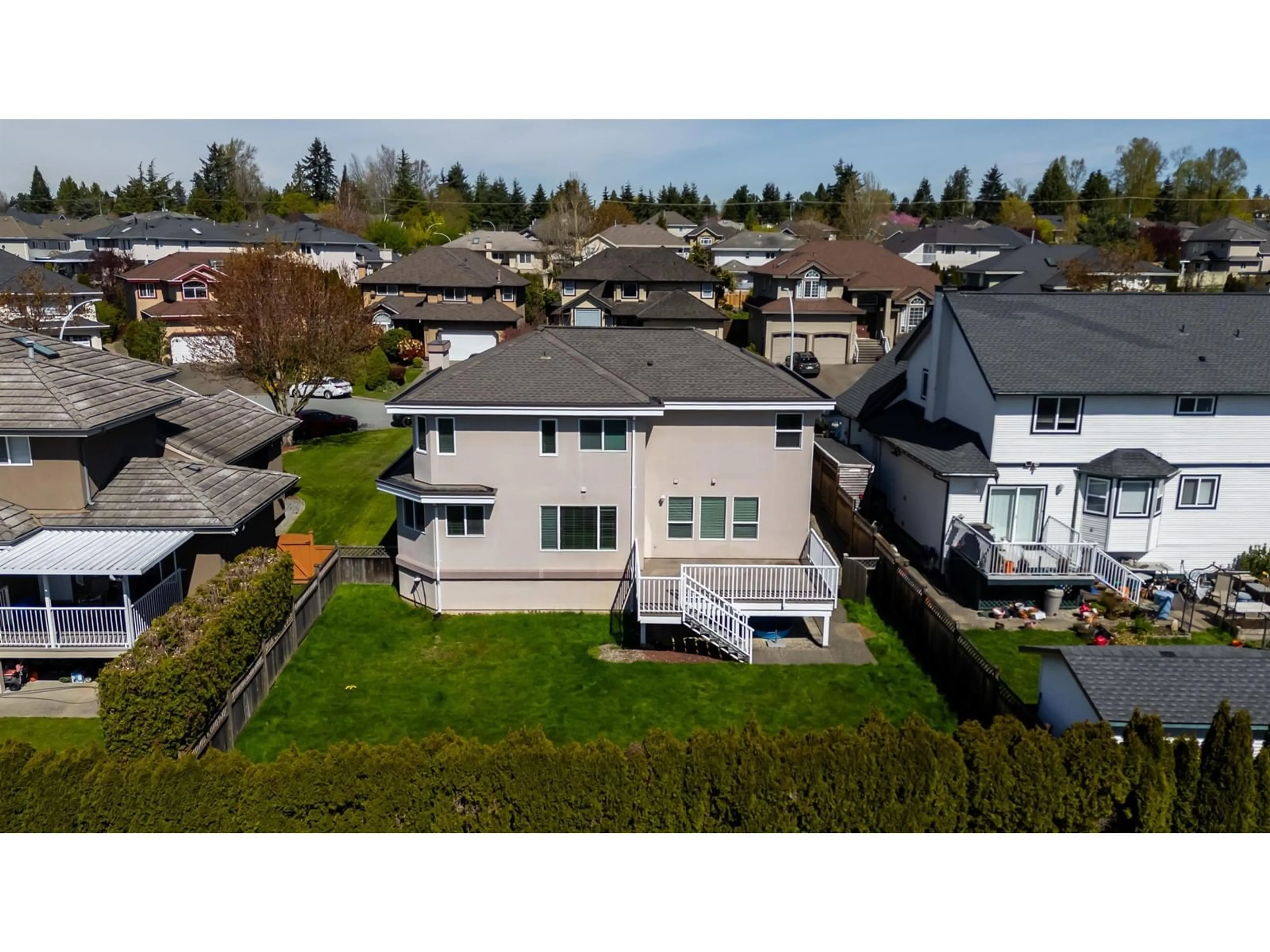 A pic from outside/outdoor area/front of a property/back of a property/a pic from drone, unknown for 15268 83, Surrey British Columbia V3S8M7
