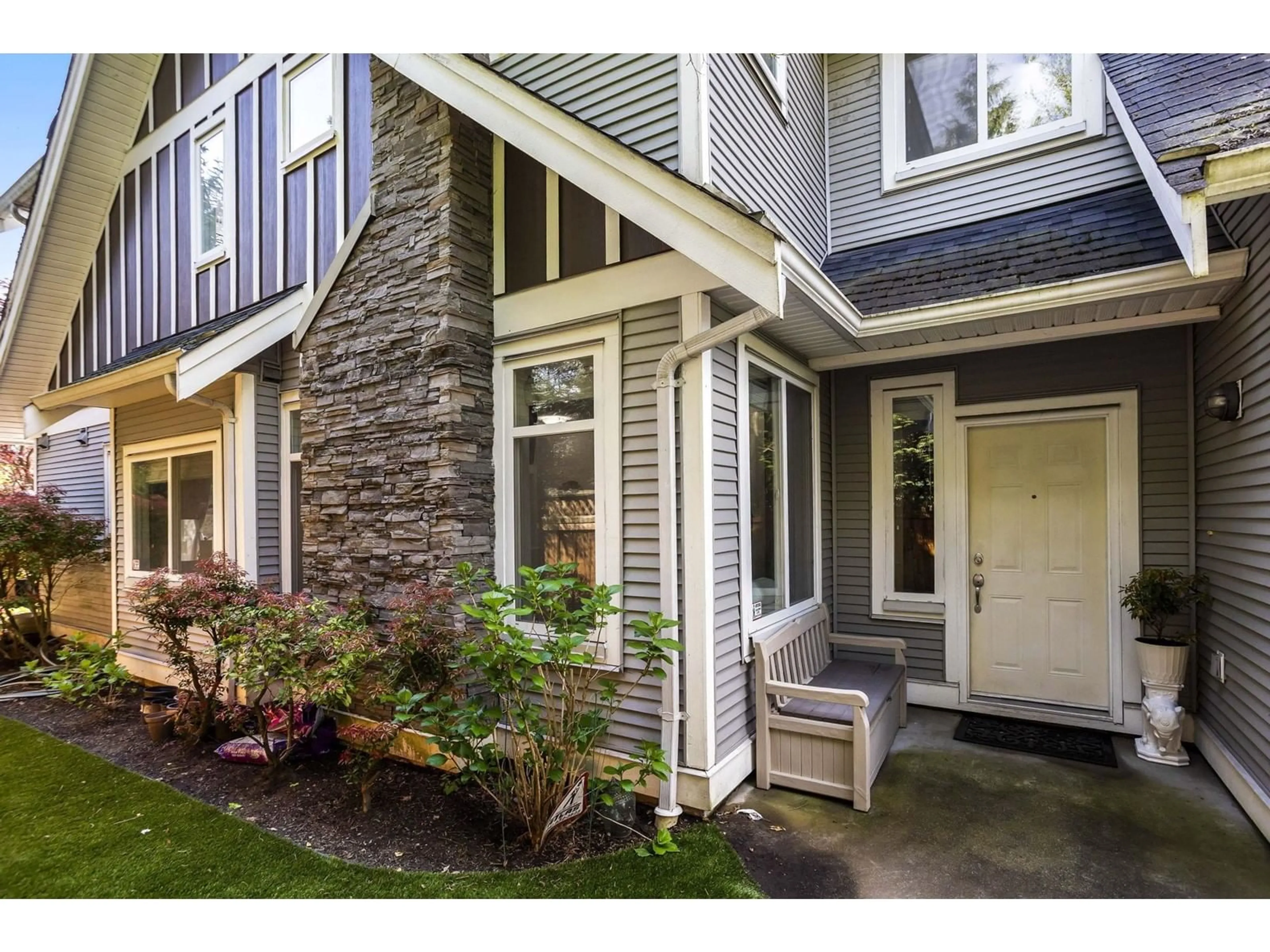 Indoor entryway for 23 - 19977 71, Langley British Columbia V2Y0E1