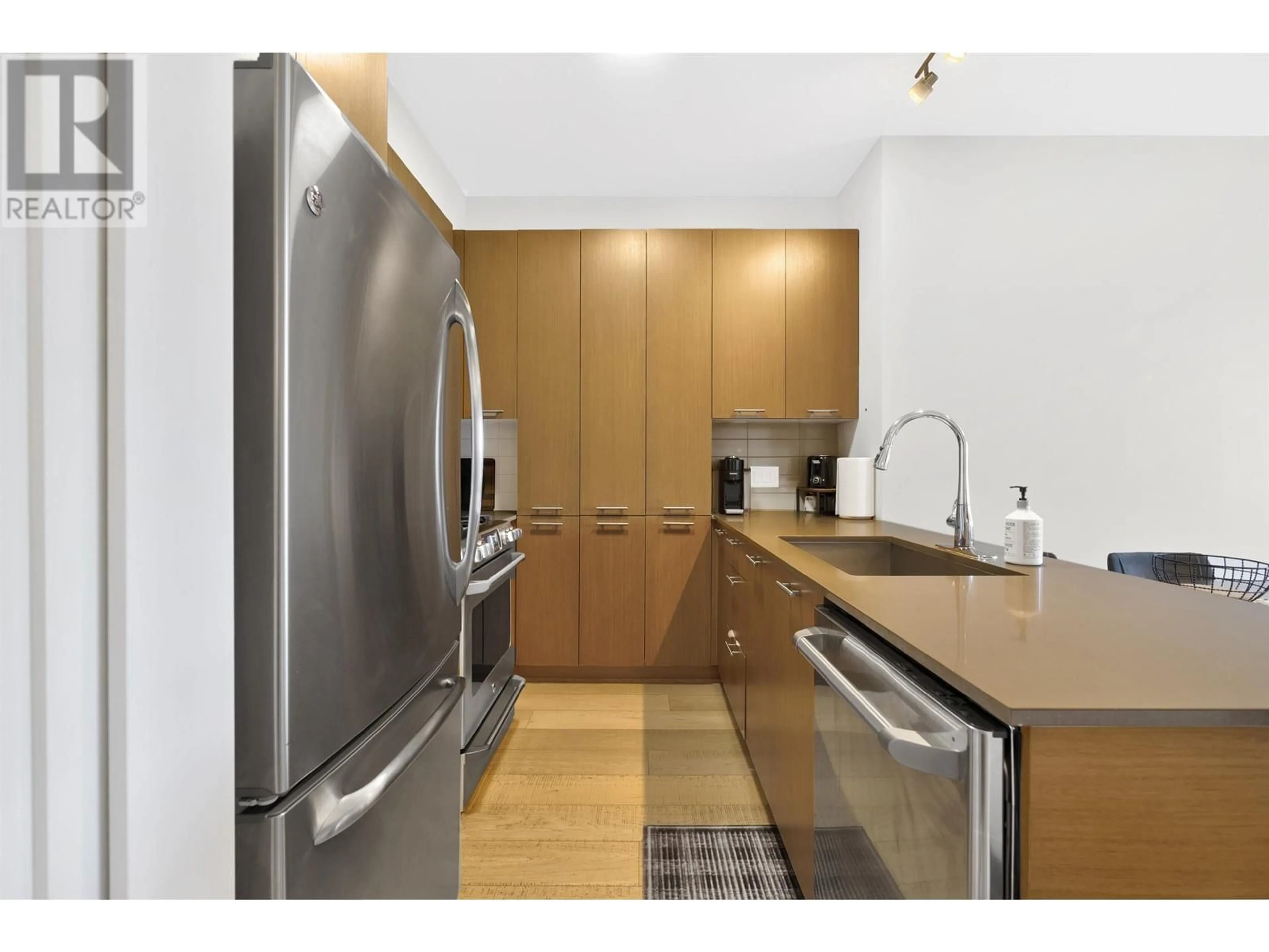 Standard kitchen, unknown for 307 - 215 BROOKES STREET, New Westminster British Columbia V3M0G5