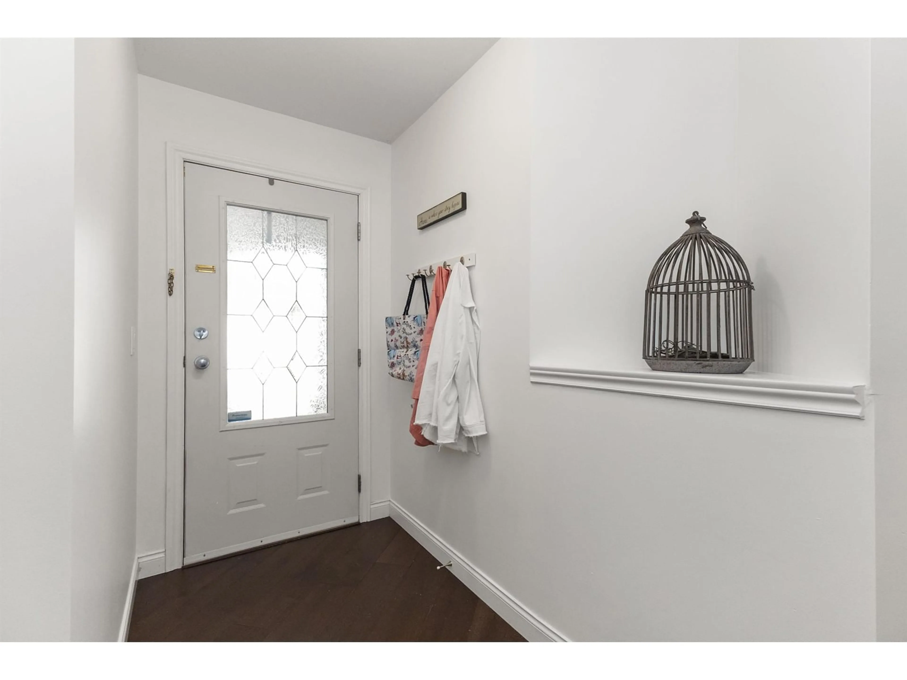 Indoor entryway for 79 - 32777 CHILCOTIN, Abbotsford British Columbia V2T5W4