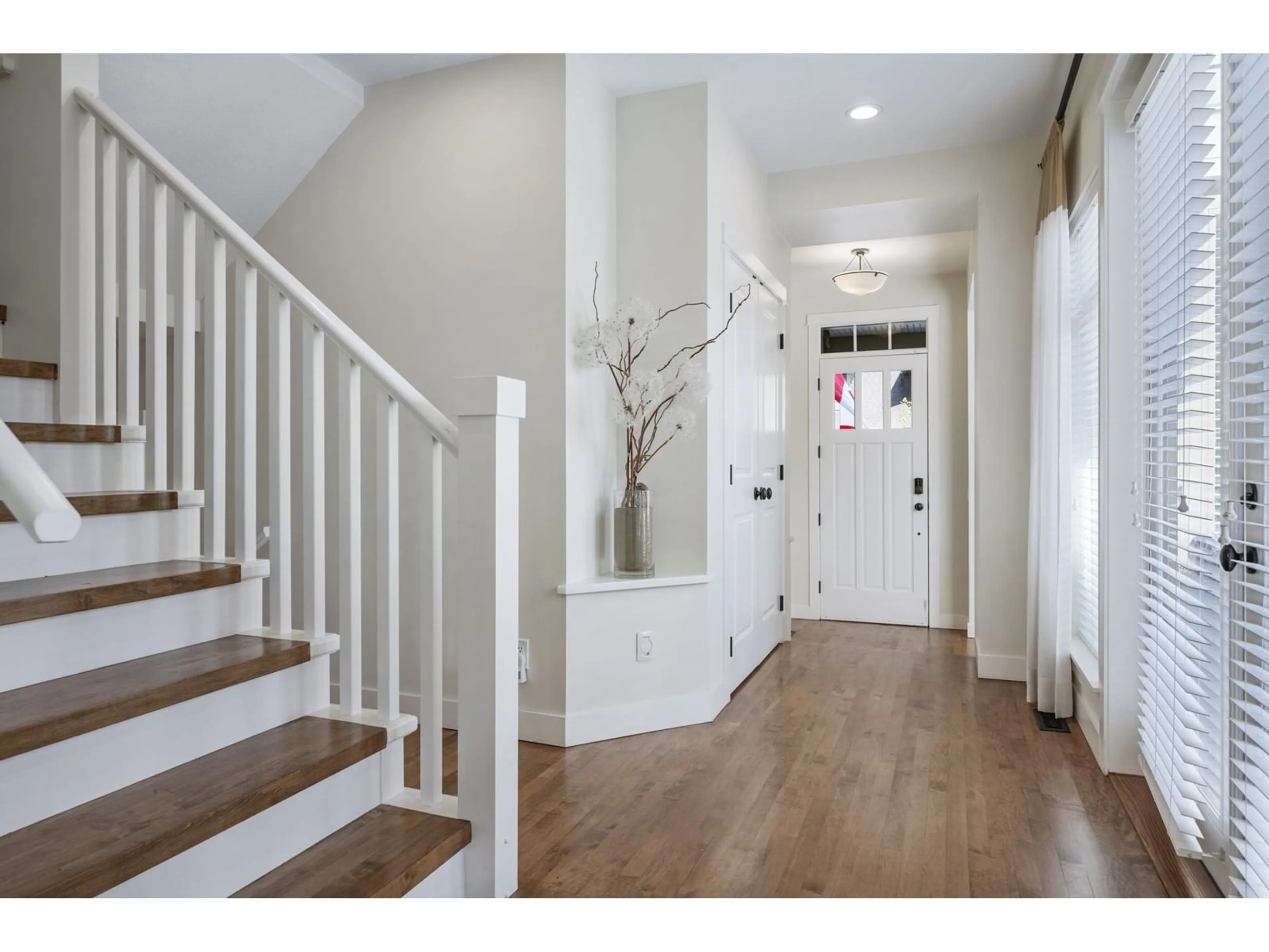 Indoor entryway for 22978 COULTER, Langley British Columbia V1M4G5