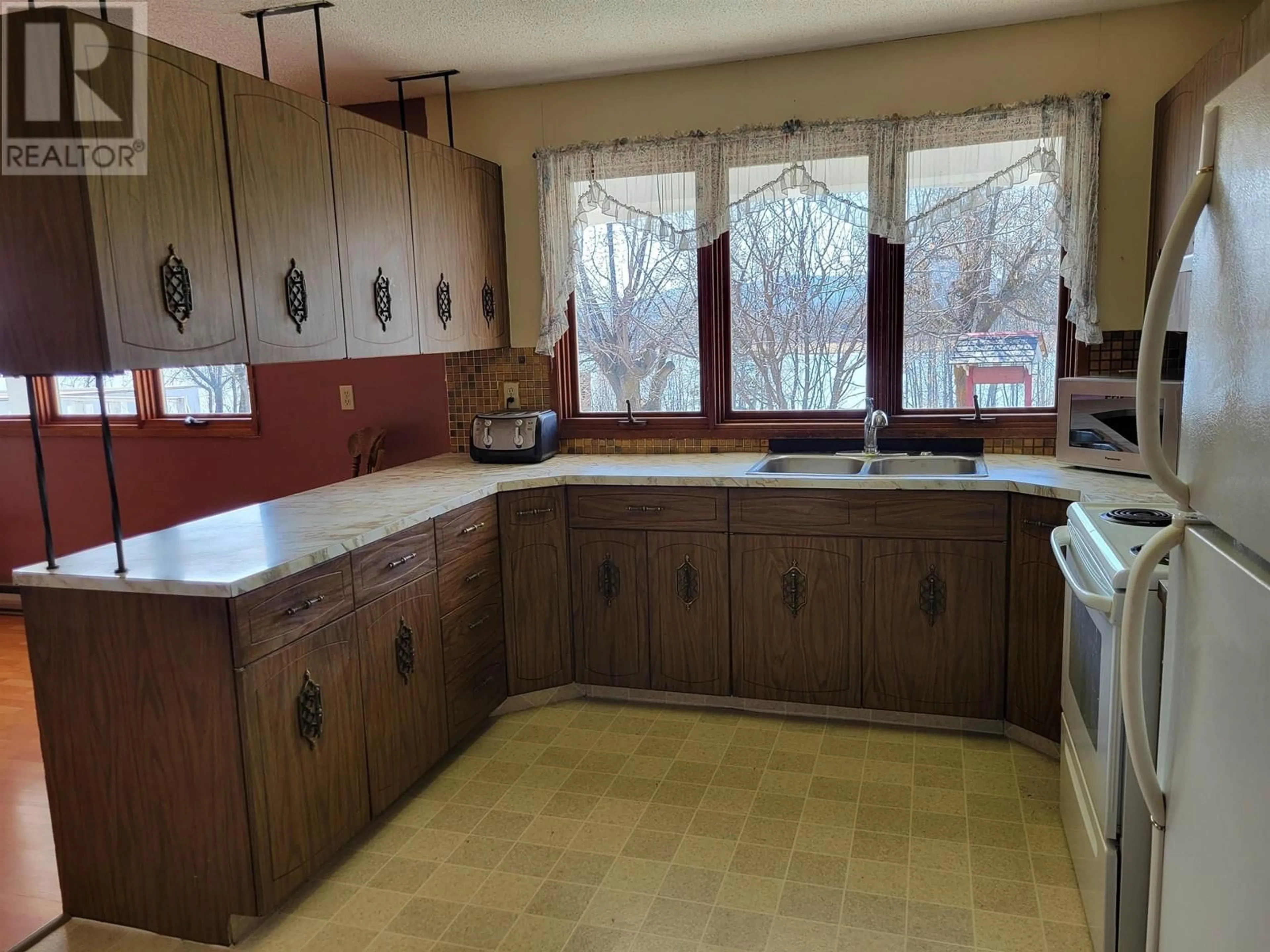 Standard kitchen, unknown for 20624 KENNY DAM ROAD, Vanderhoof British Columbia V0J3A1