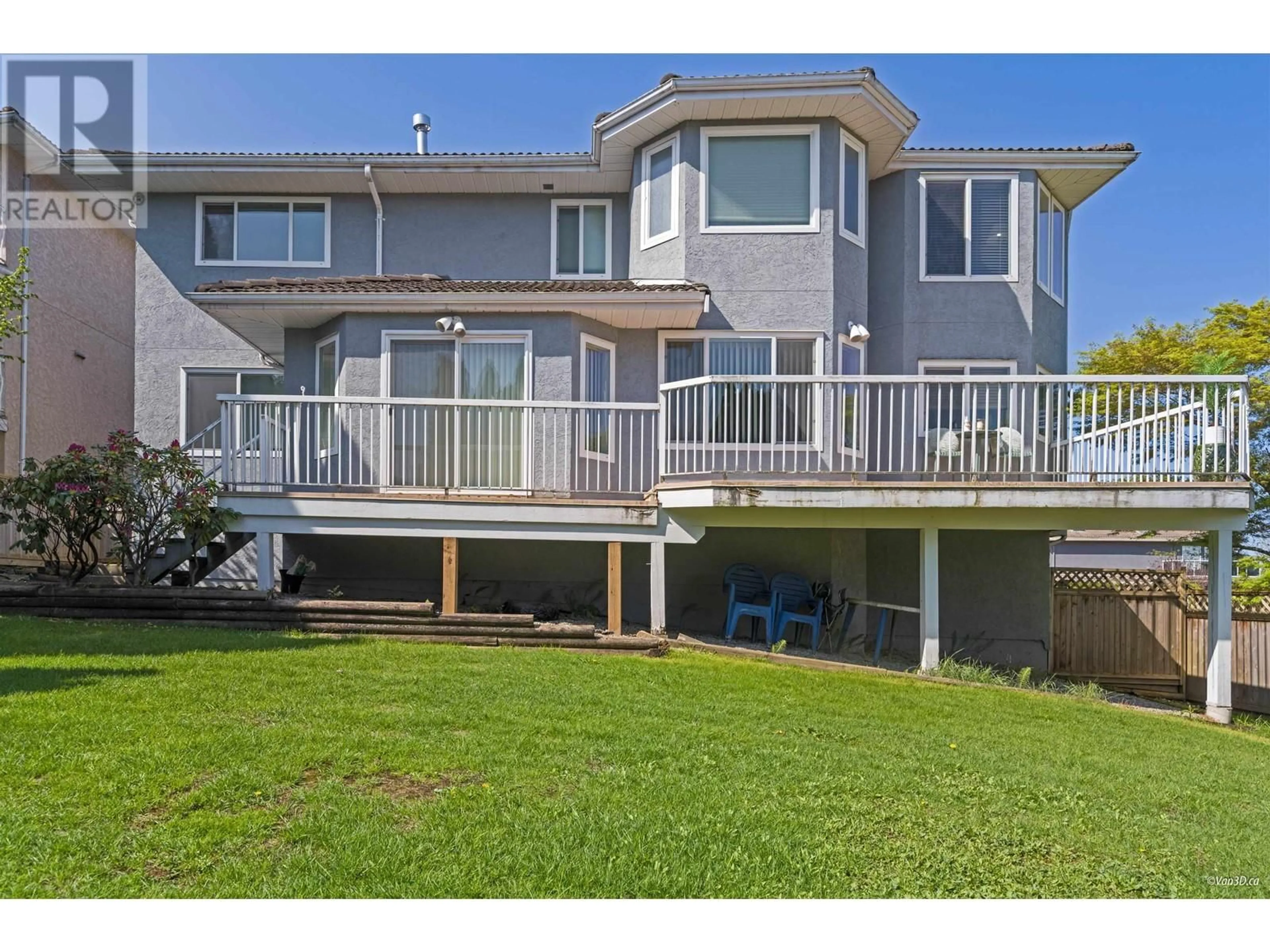A pic from outside/outdoor area/front of a property/back of a property/a pic from drone, water/lake/river/ocean view for 7970 BERKLEY STREET, Burnaby British Columbia V5E4G5