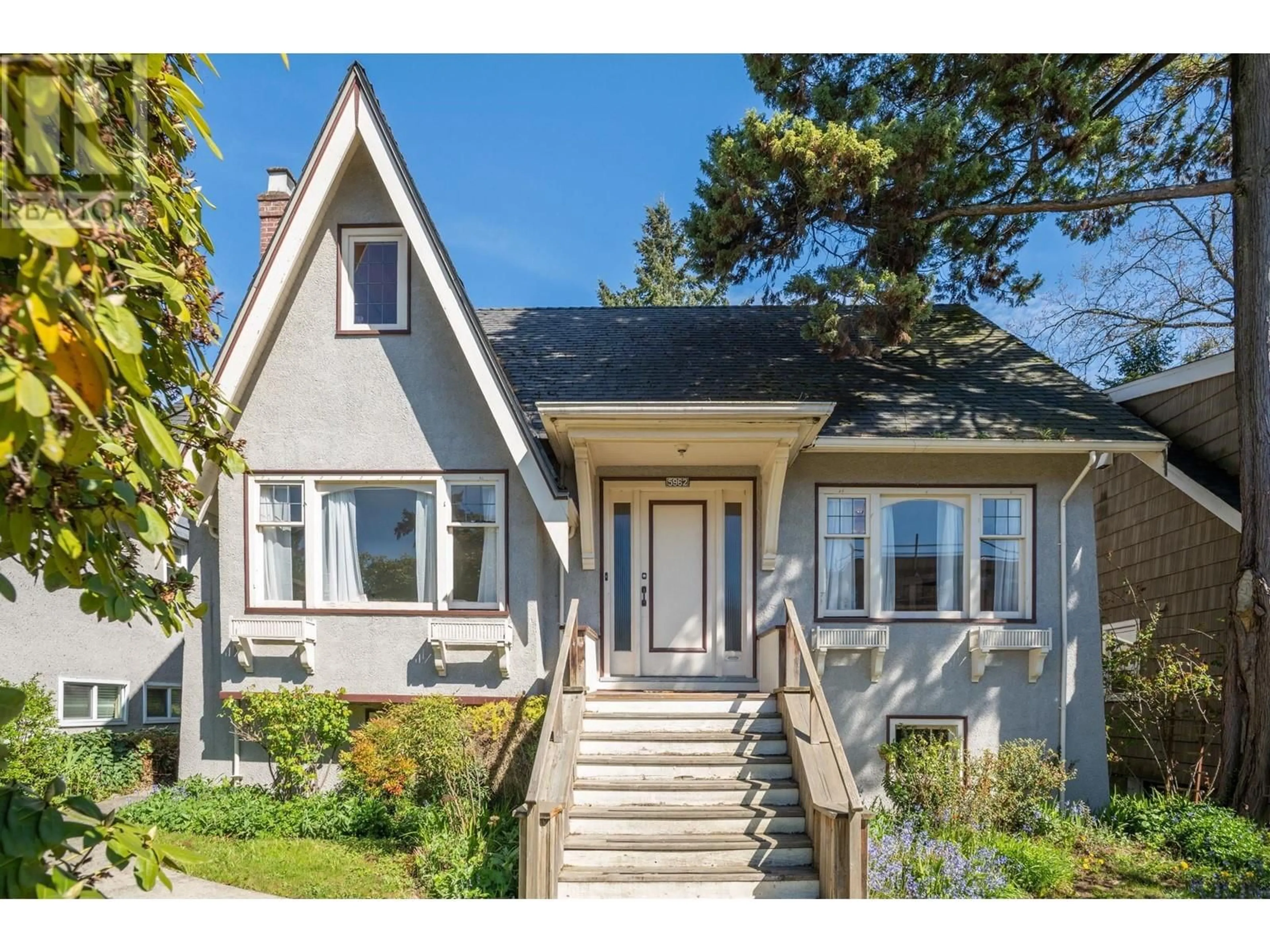 Home with vinyl exterior material, street for 5962 DUNBAR STREET, Vancouver British Columbia V6N1X2