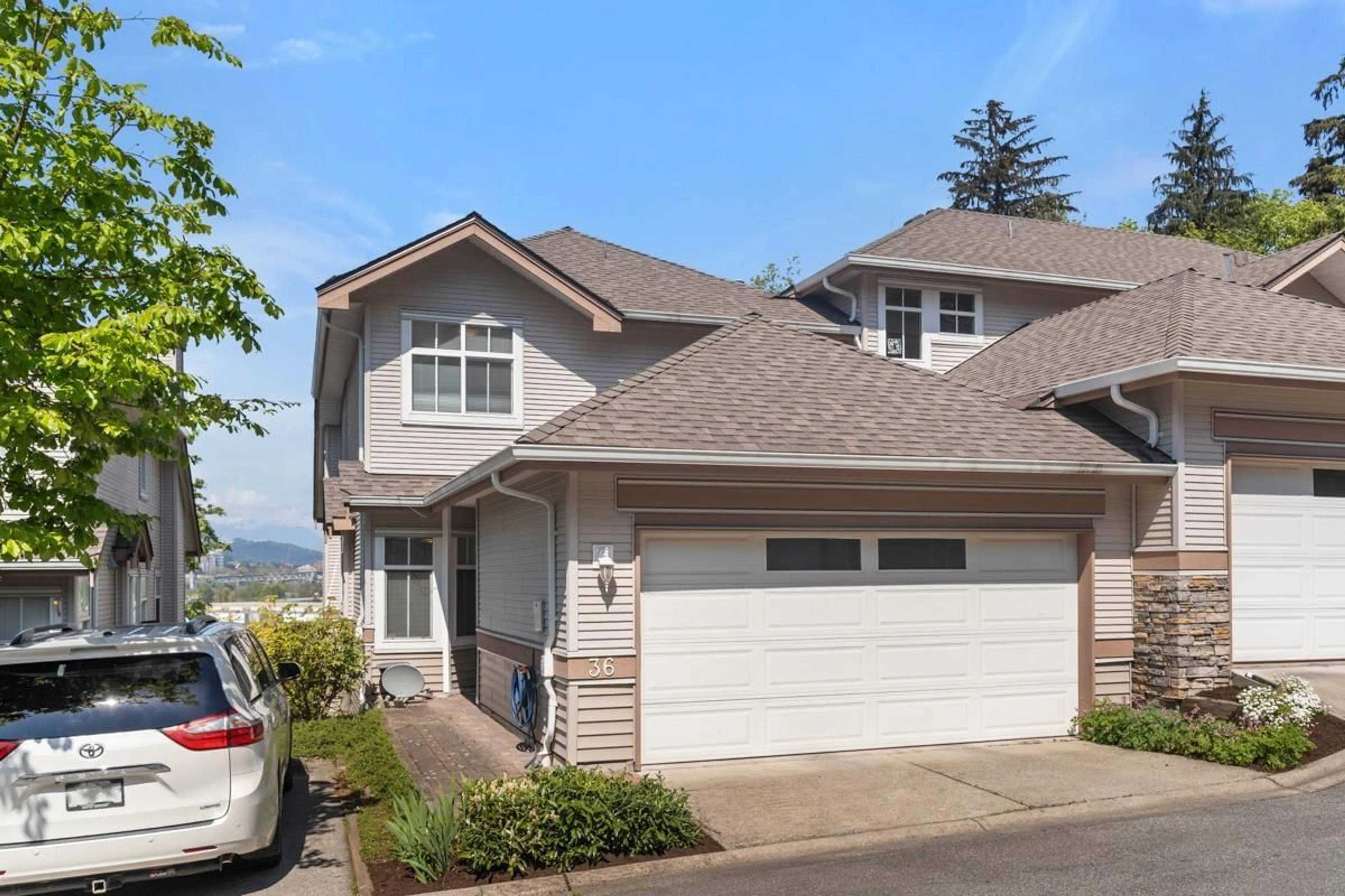 Home with vinyl exterior material, street for 36 - 11860 RIVER, Surrey British Columbia V3V2V7