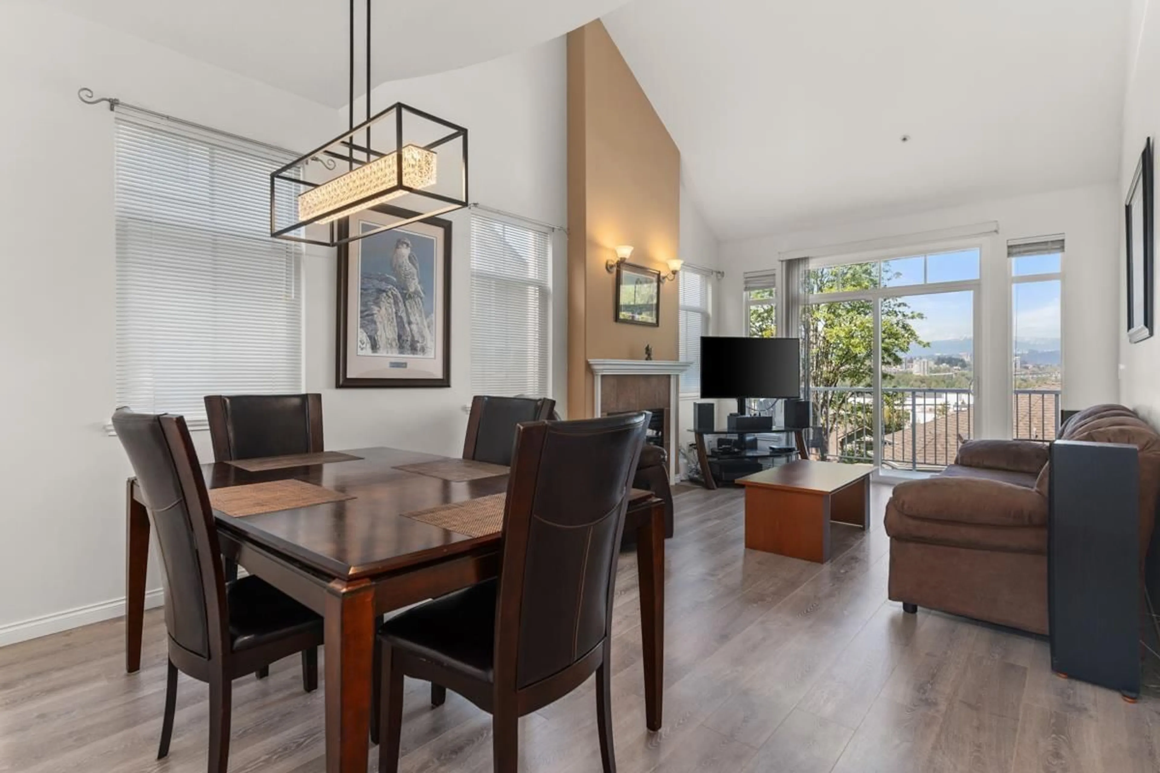 Dining room, wood/laminate floor for 36 - 11860 RIVER, Surrey British Columbia V3V2V7