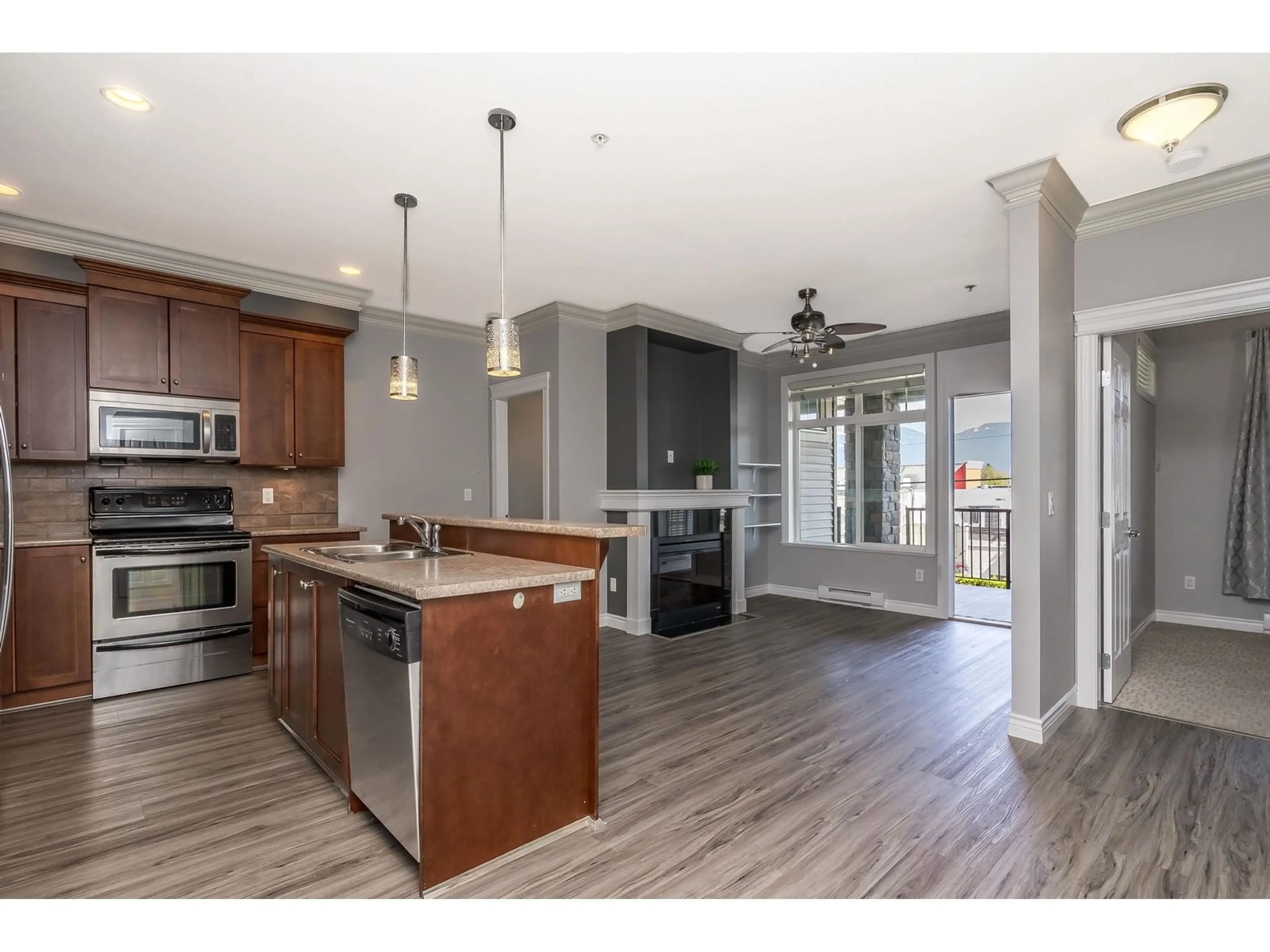Open concept kitchen, unknown for 204 - 9108 MARY STREET, Chilliwack British Columbia V2P4J1