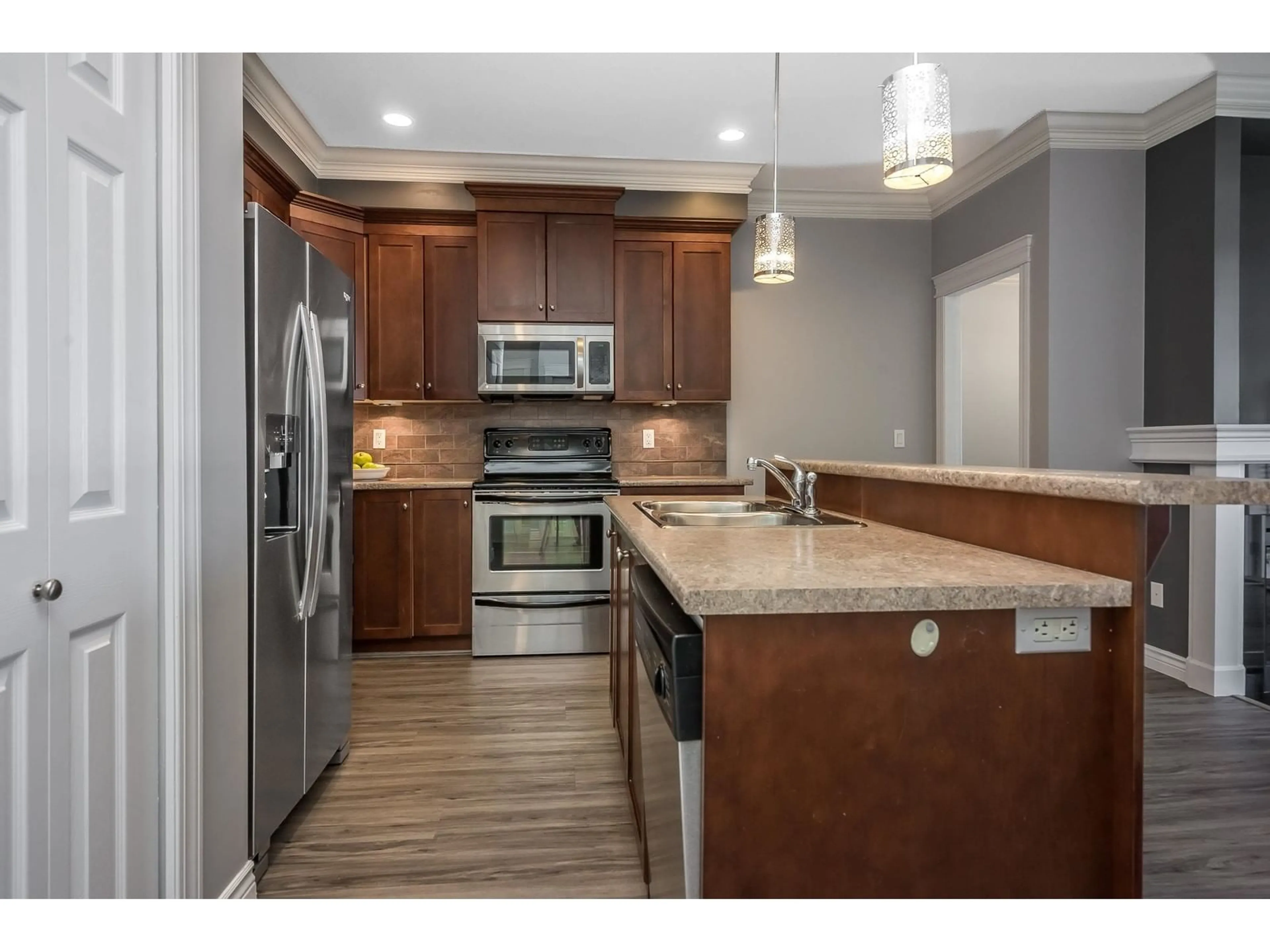 Open concept kitchen, unknown for 204 - 9108 MARY STREET, Chilliwack British Columbia V2P4J1