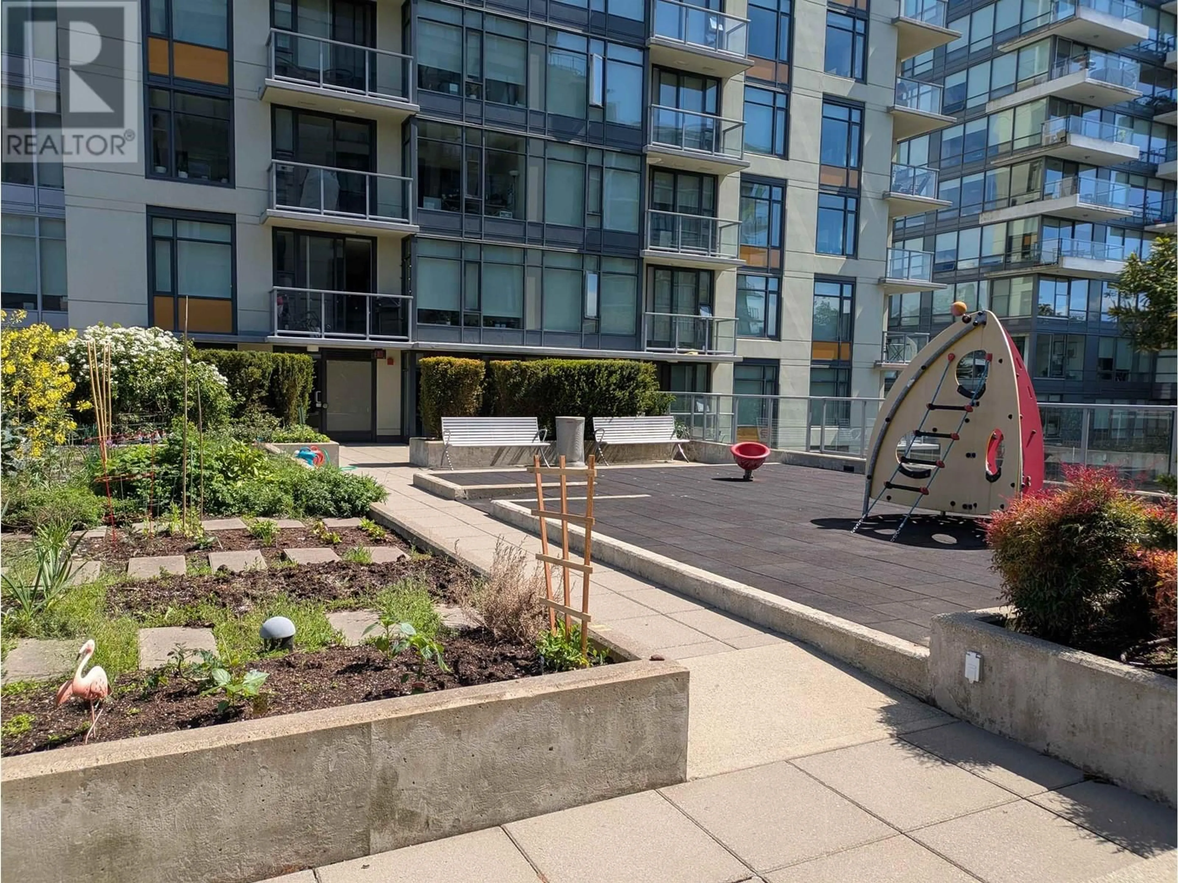 Patio, street for 1404 - 138 1ST AVENUE, Vancouver British Columbia V5Y0H5