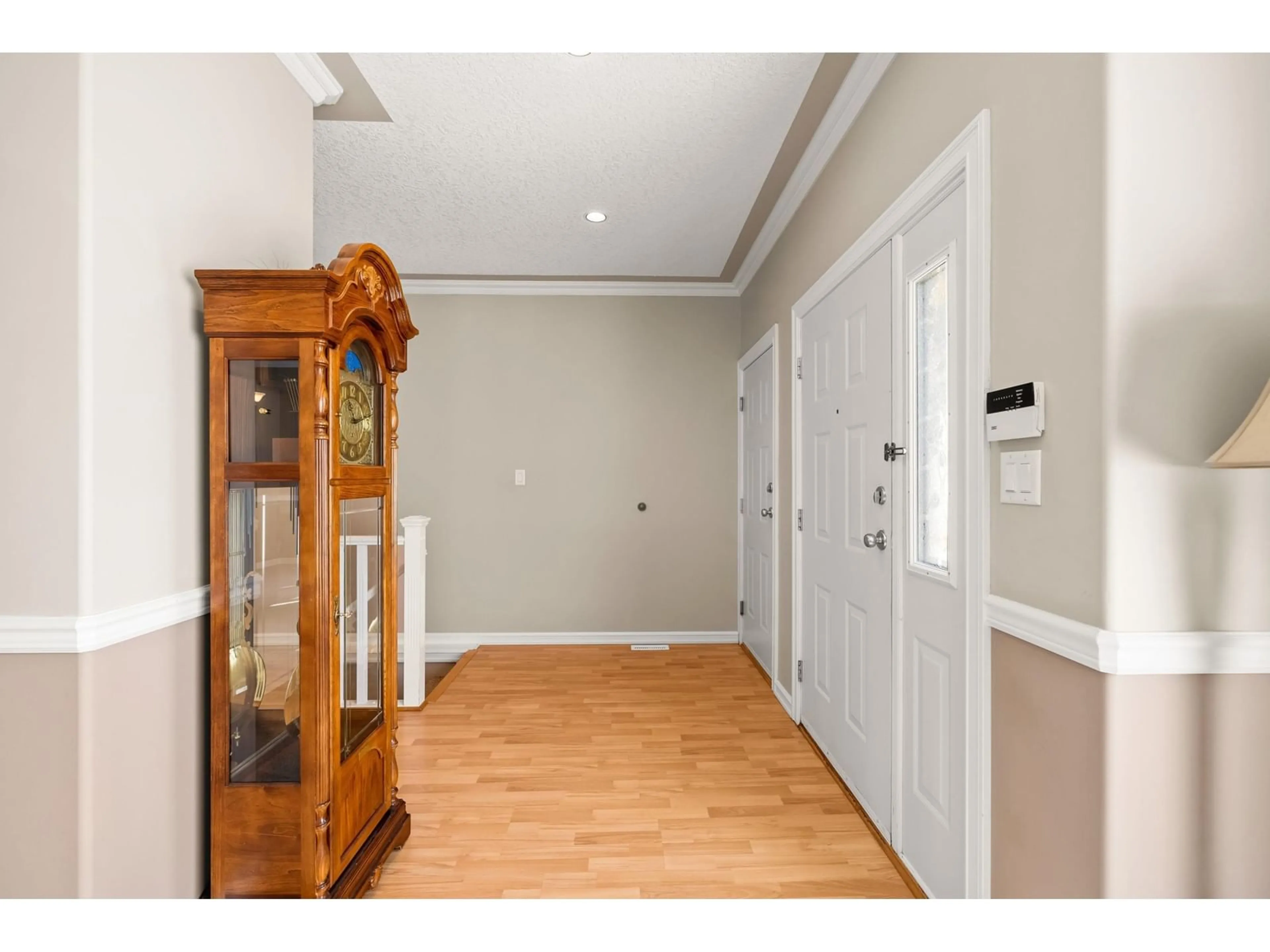 Indoor foyer for 136 - 33751 7TH, Mission British Columbia V2V7C2