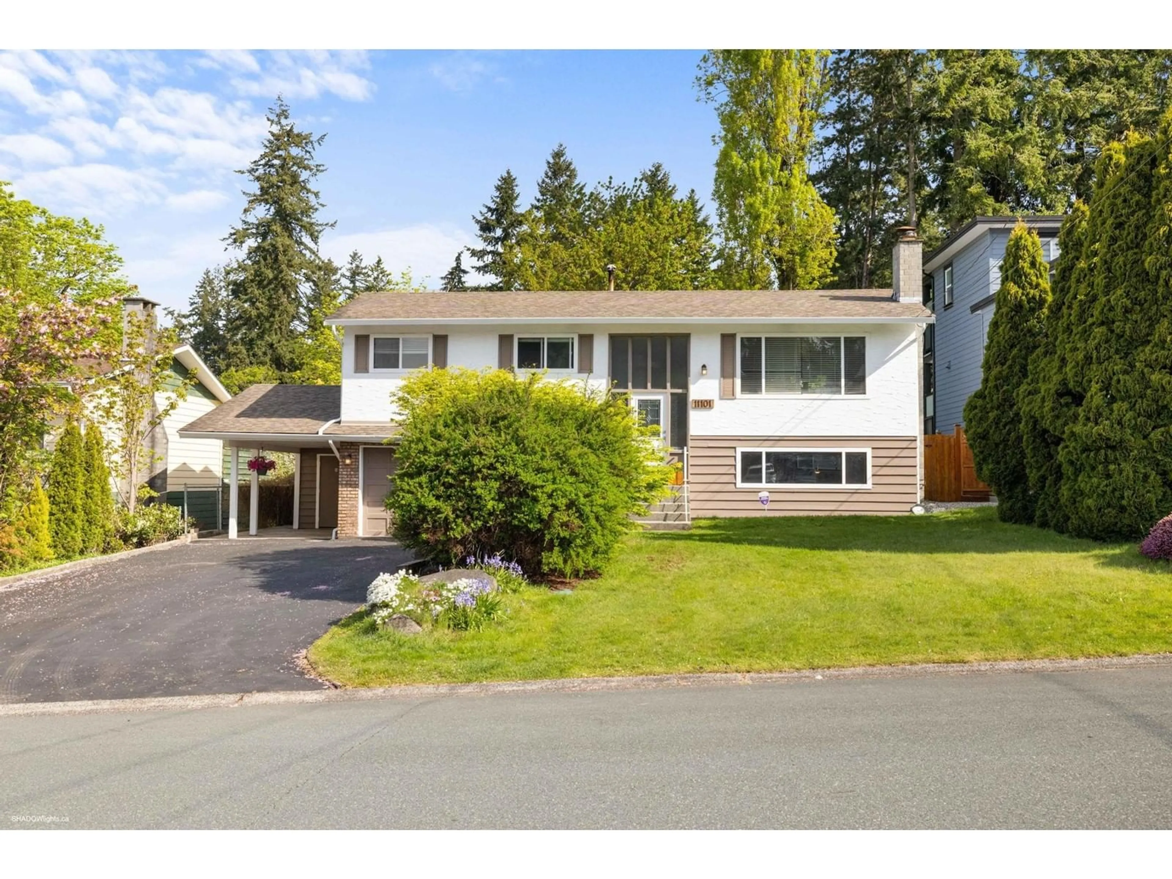 Home with vinyl exterior material, street for 11101 72A, Delta British Columbia V4C1A2