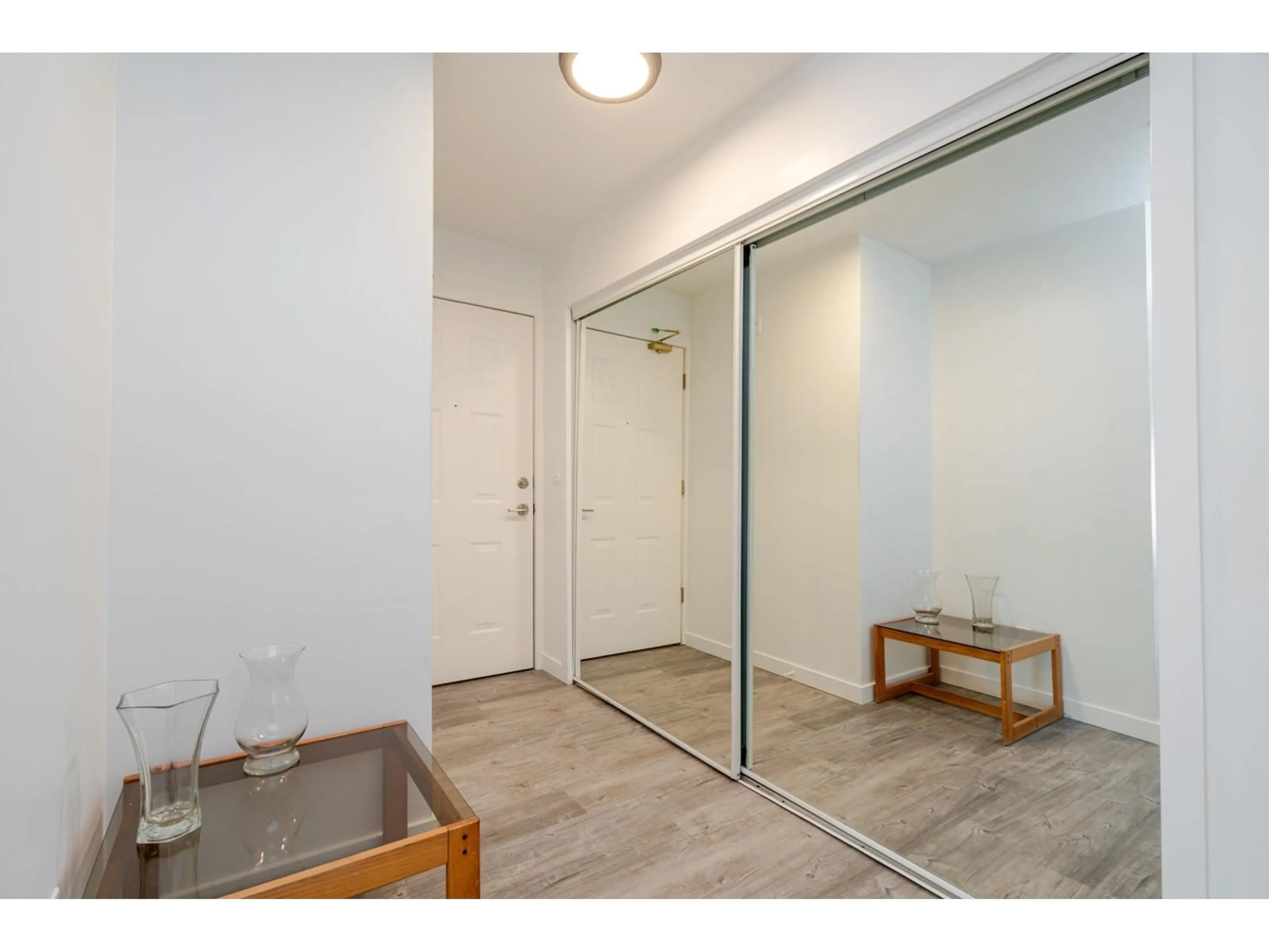 Unknown for 202 - 14965 MARINE, White Rock British Columbia V4B1C3