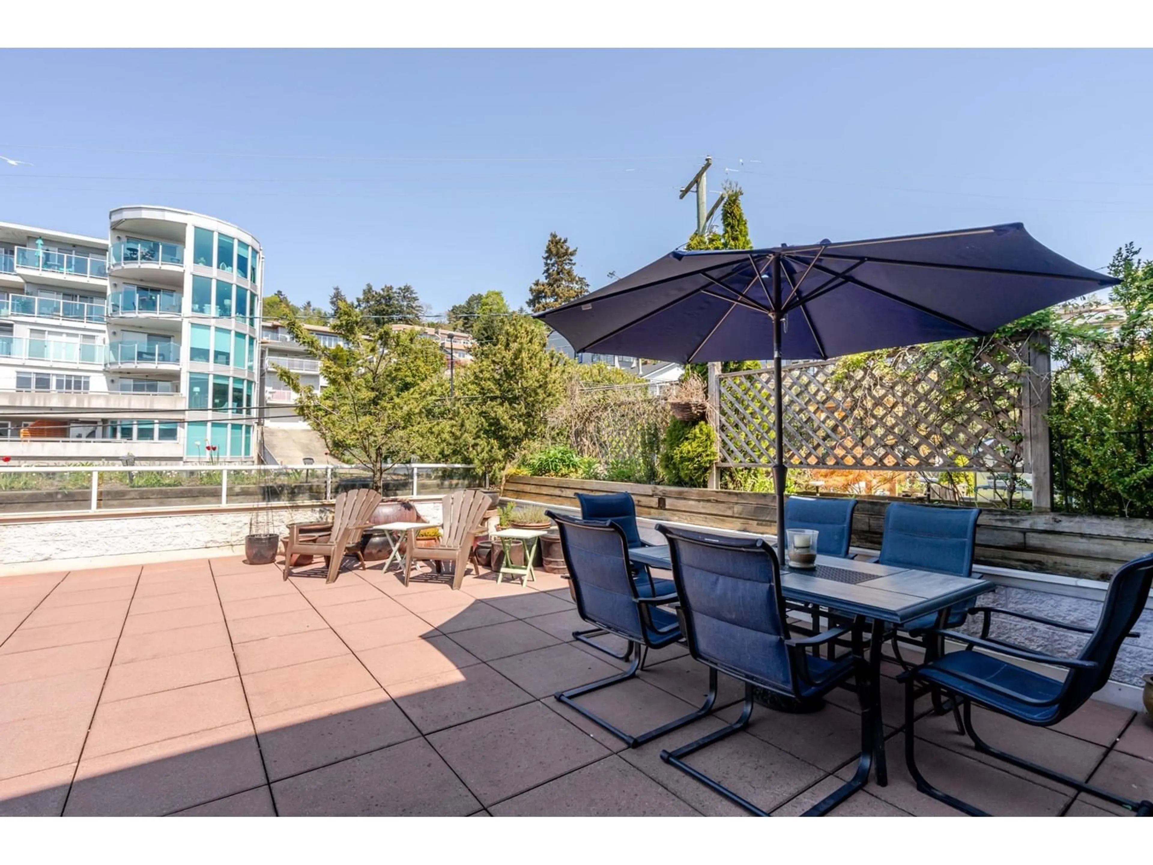 Patio, unknown for 202 - 14965 MARINE, White Rock British Columbia V4B1C3