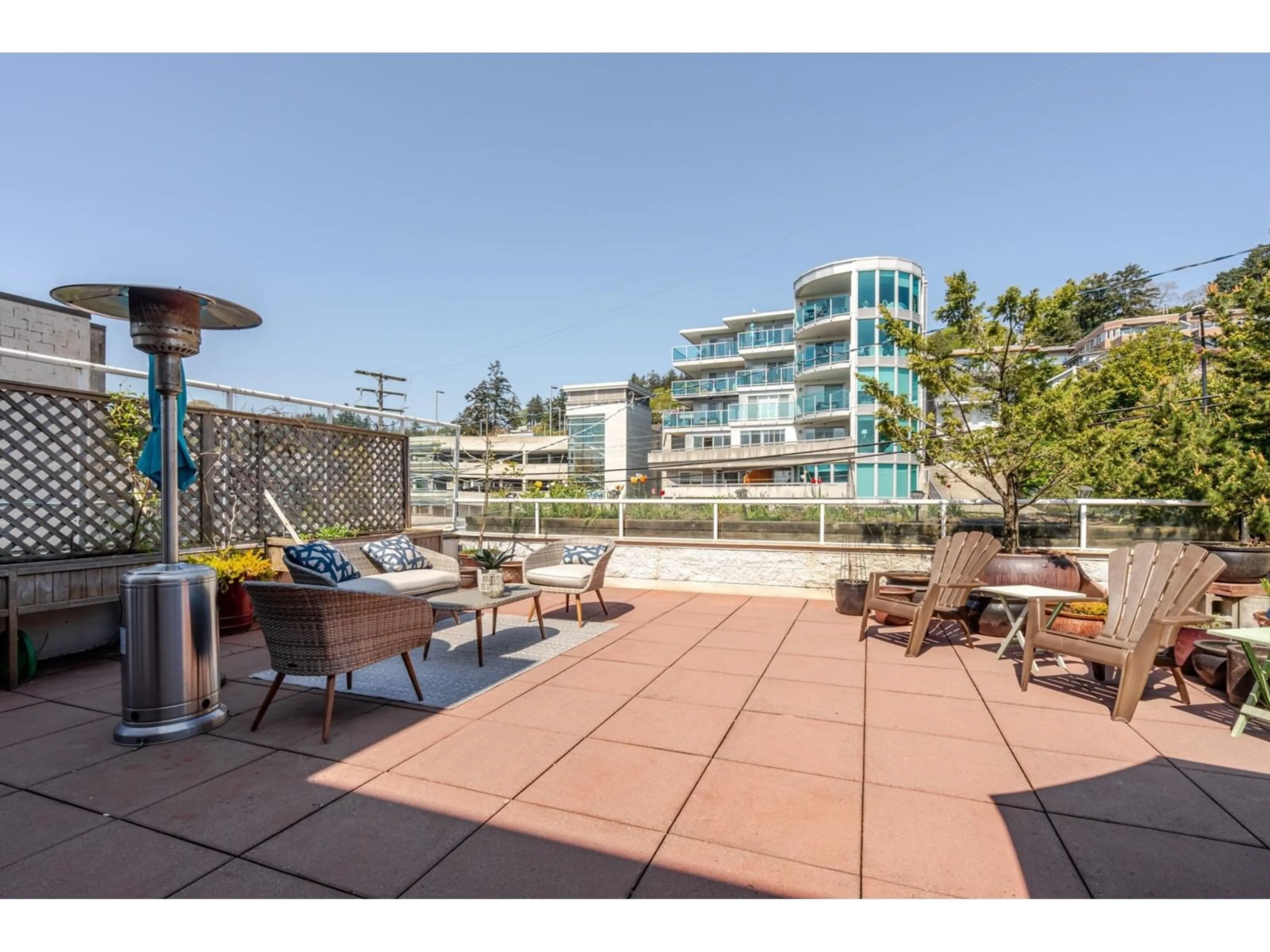 Patio, unknown for 202 - 14965 MARINE, White Rock British Columbia V4B1C3