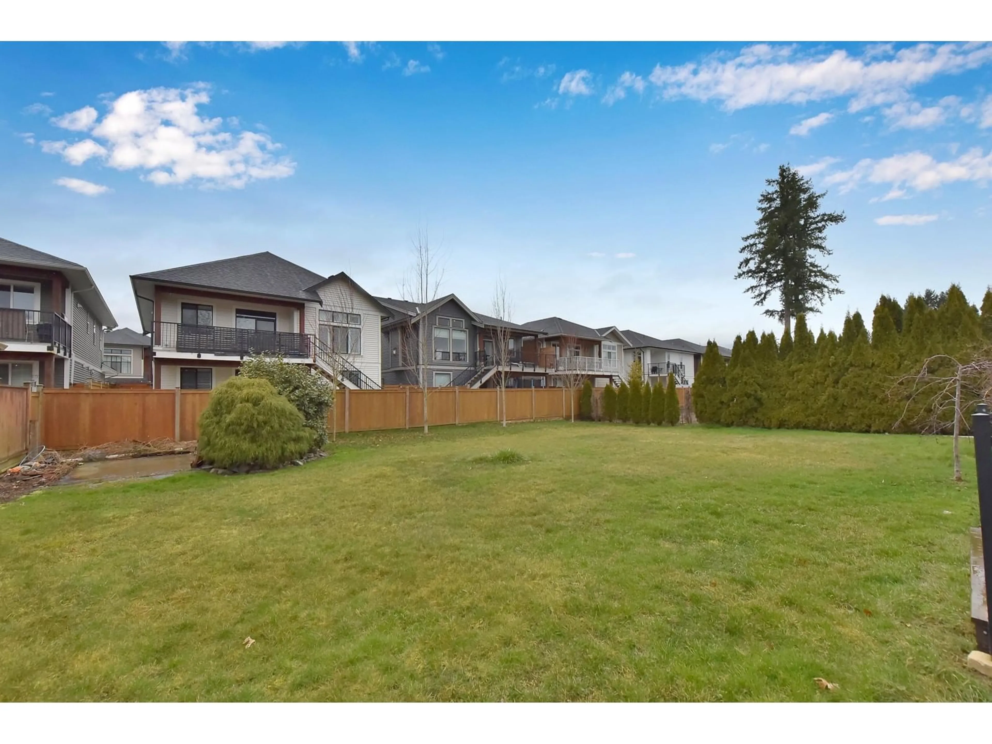 A pic from outside/outdoor area/front of a property/back of a property/a pic from drone, mountain view for 10095 FAIRVIEW DRIVE, Chilliwack British Columbia V2P5J3