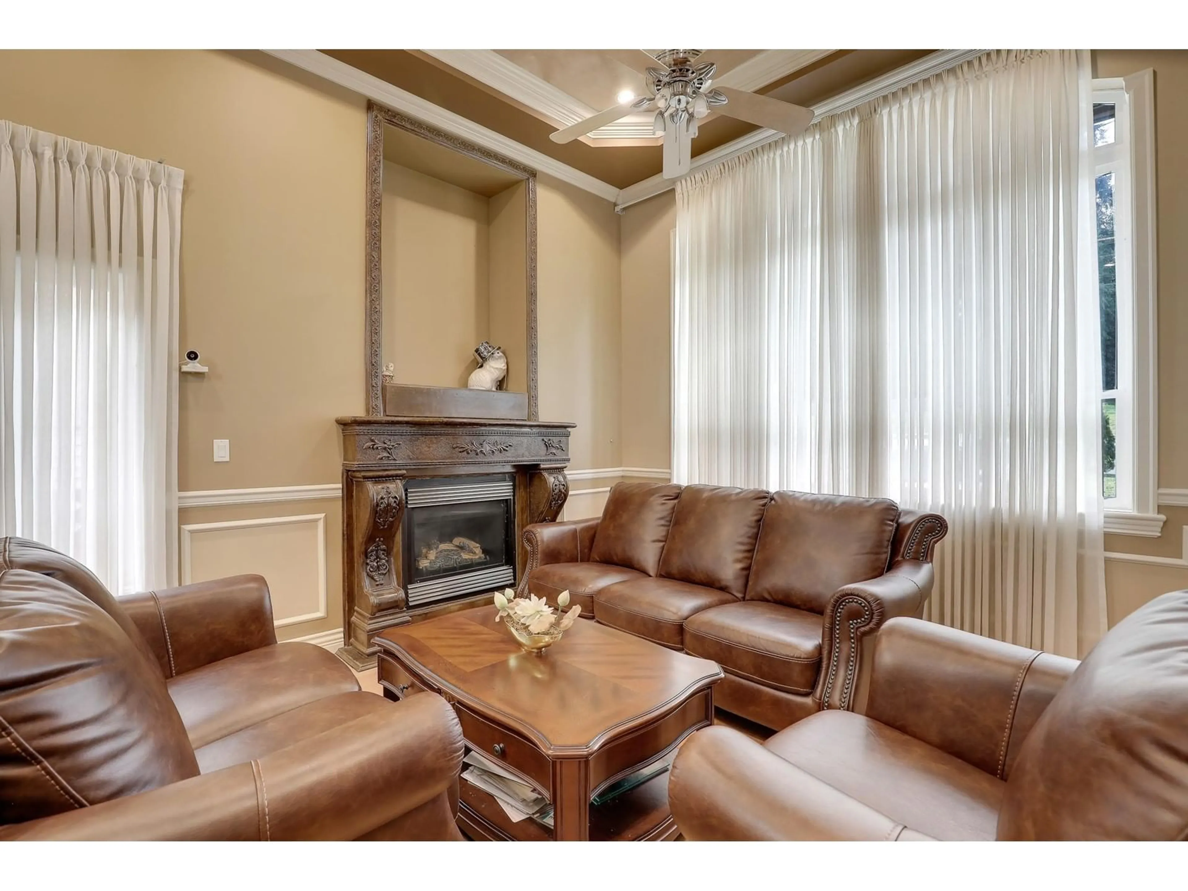 Living room with furniture, unknown for 14078 68, Surrey British Columbia V3W2H2