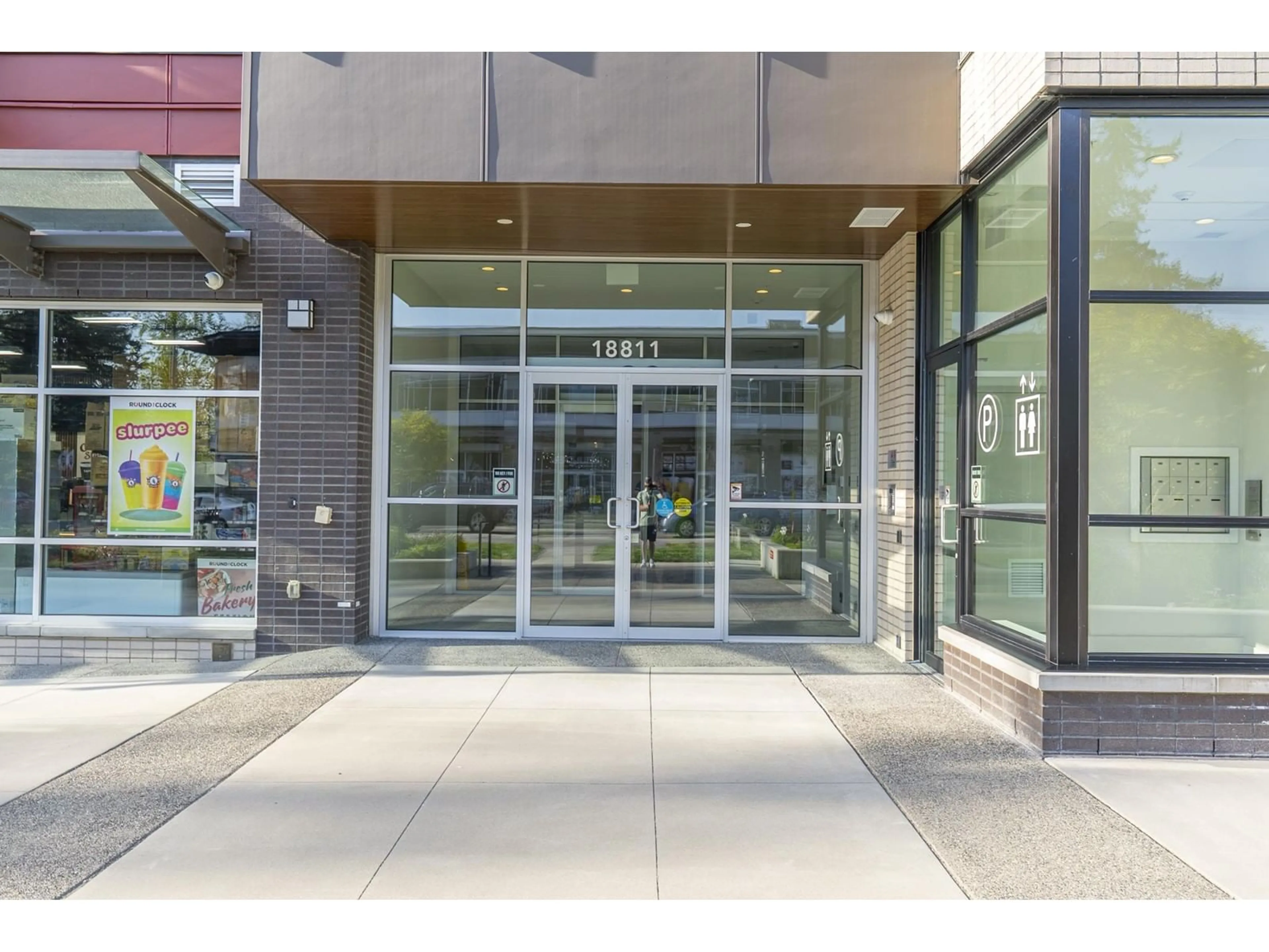 Indoor foyer for 101 - 18811 72, Surrey British Columbia V4N6W7