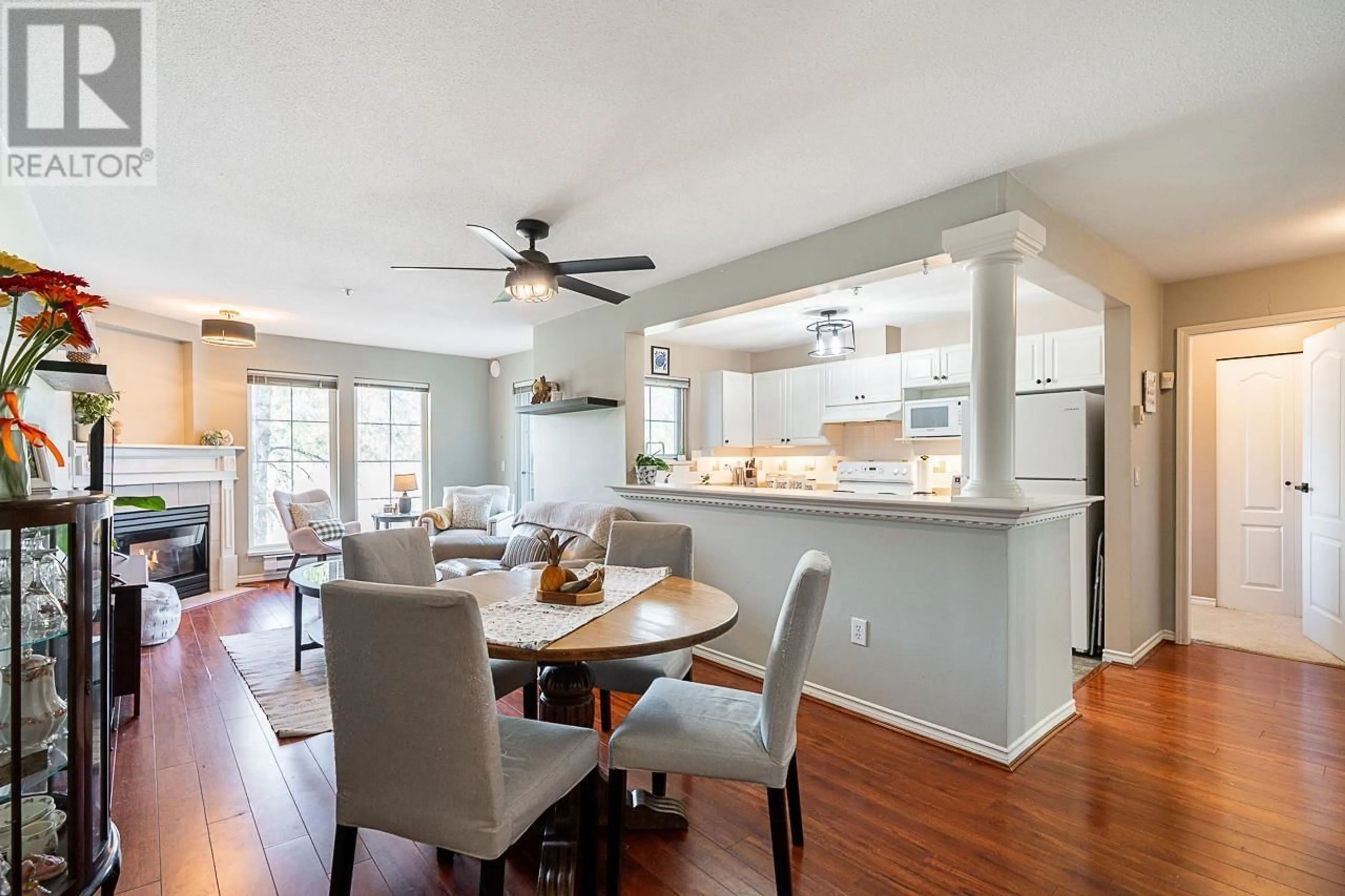 Open concept kitchen, wood/laminate floor for 305 - 1669 GRANT AVENUE, Port Coquitlam British Columbia V3B7W9