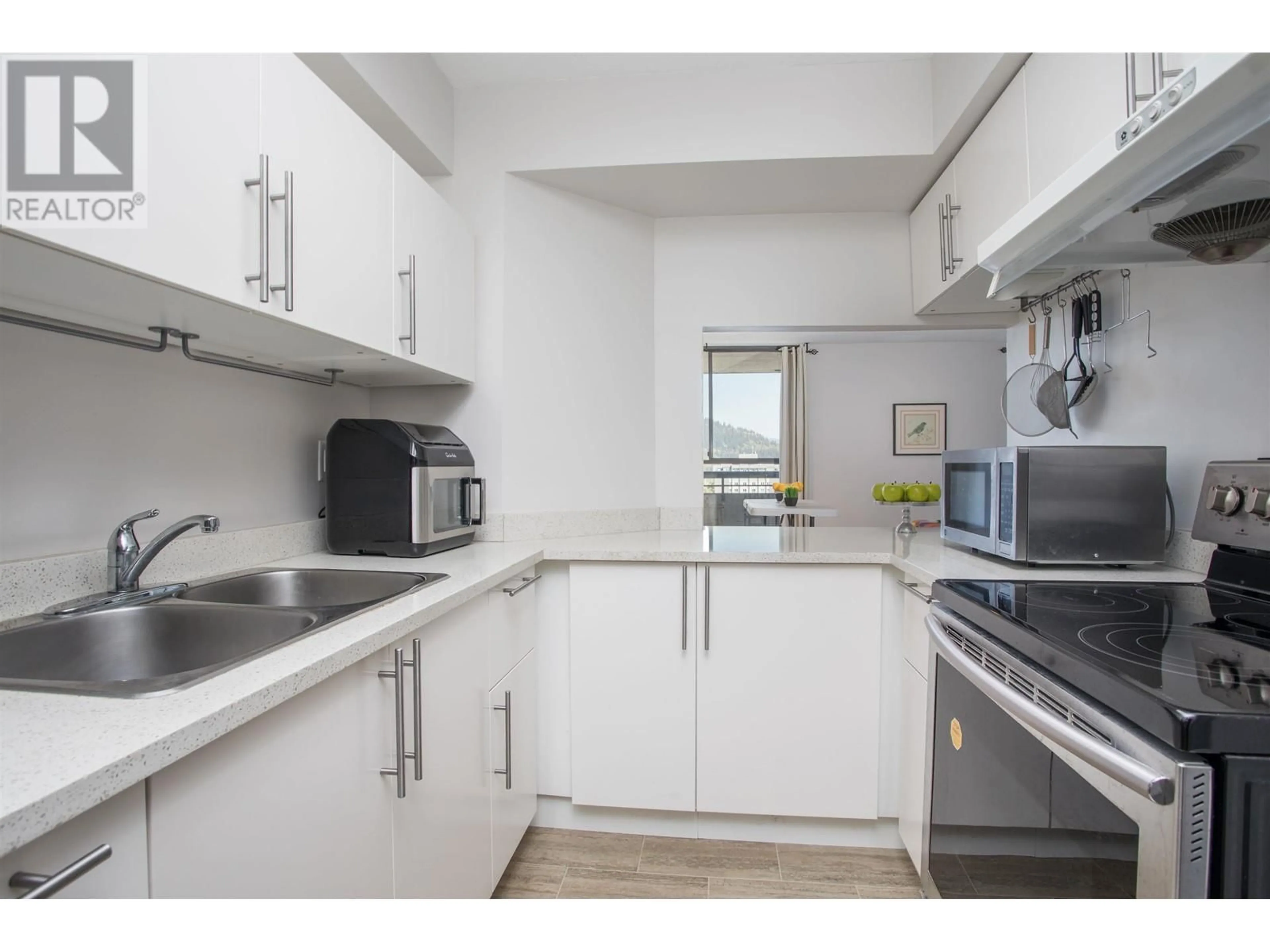 Standard kitchen, unknown for 2401 - 3737 BARTLETT COURT, Burnaby British Columbia V3J7E3