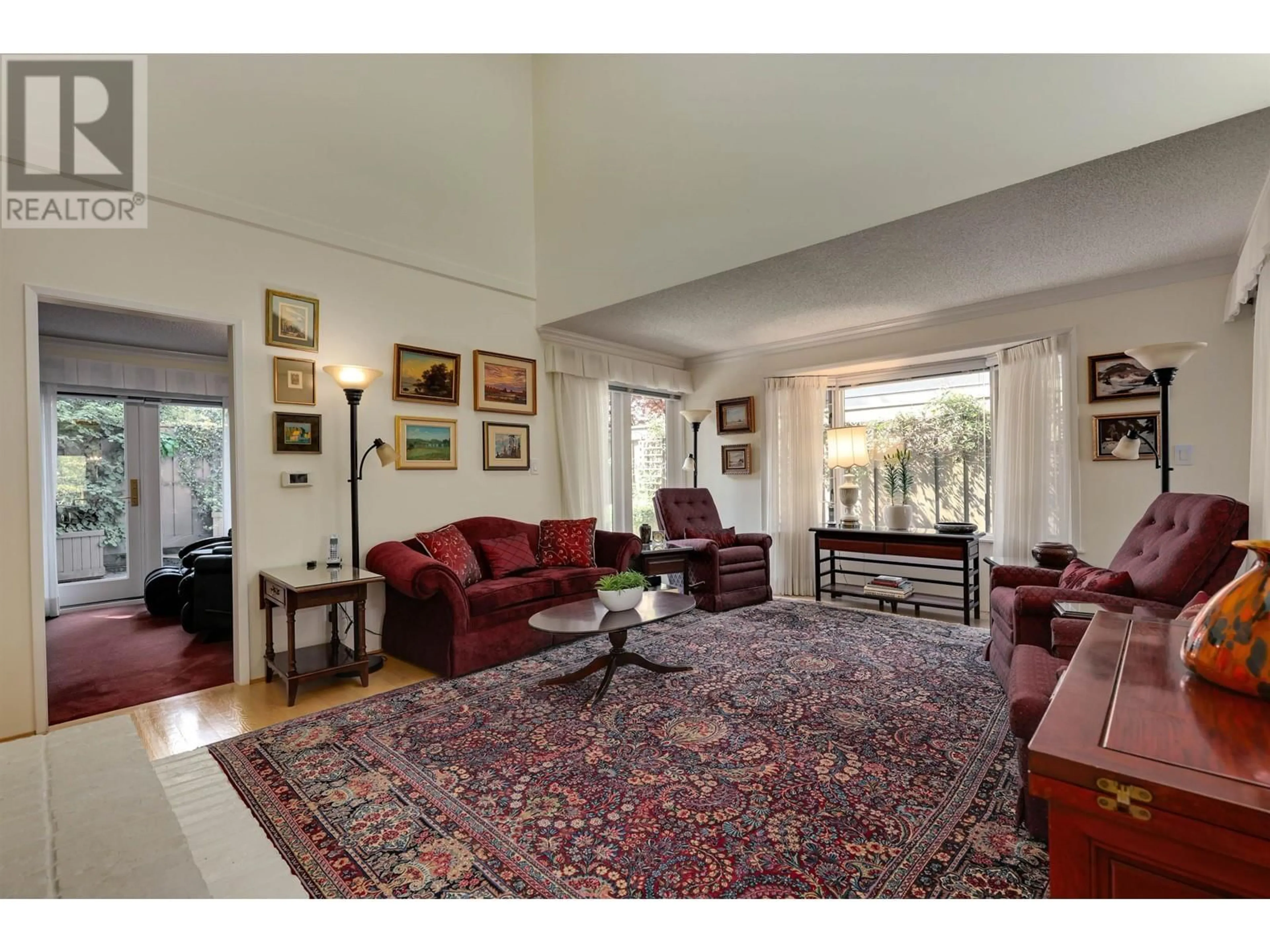 Indoor foyer for 2 - 4900 CARTIER STREET, Vancouver British Columbia V6M4H2