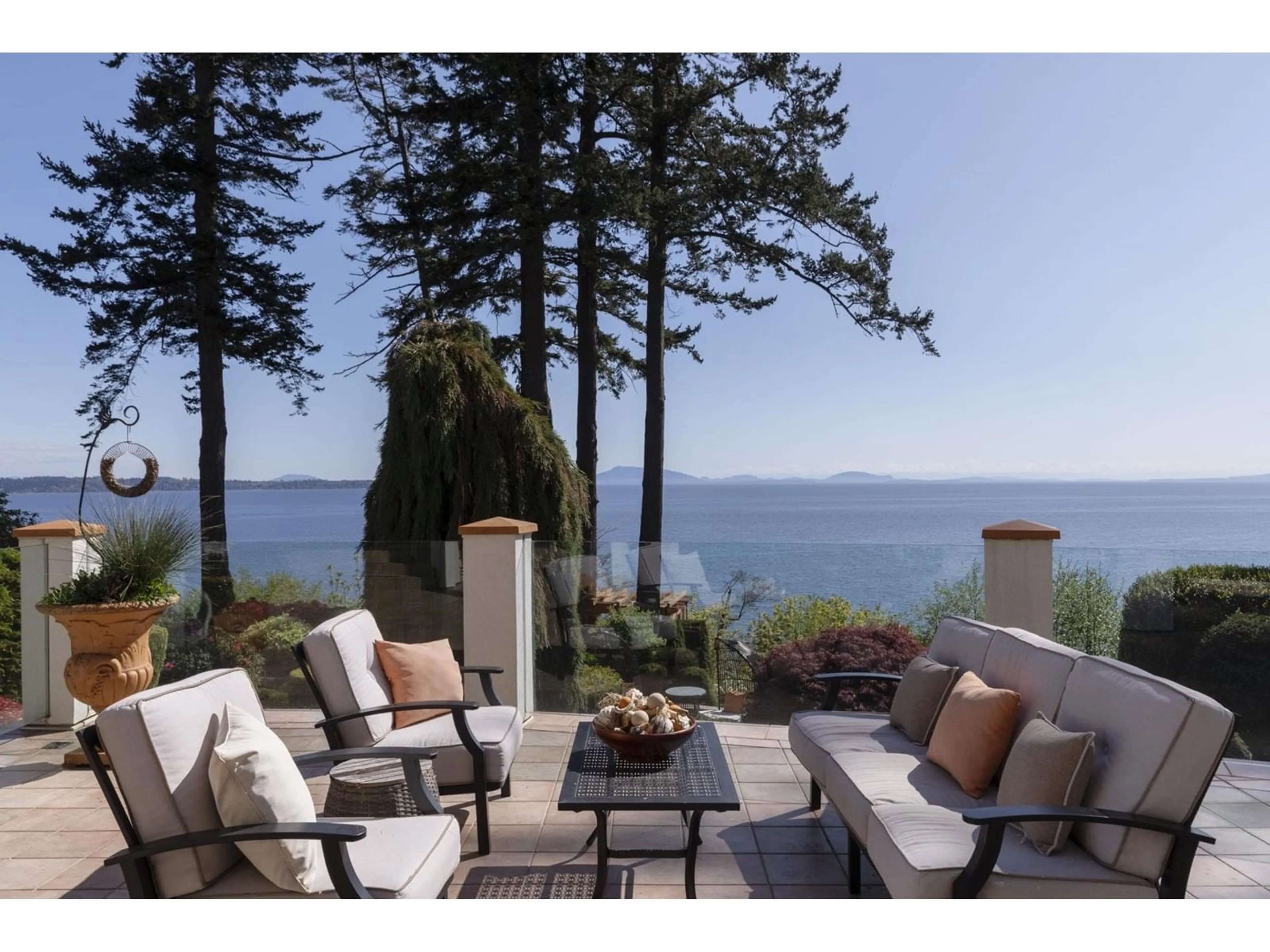Patio, water/lake/river/ocean view for 13464 13A, Surrey British Columbia V4A1C4