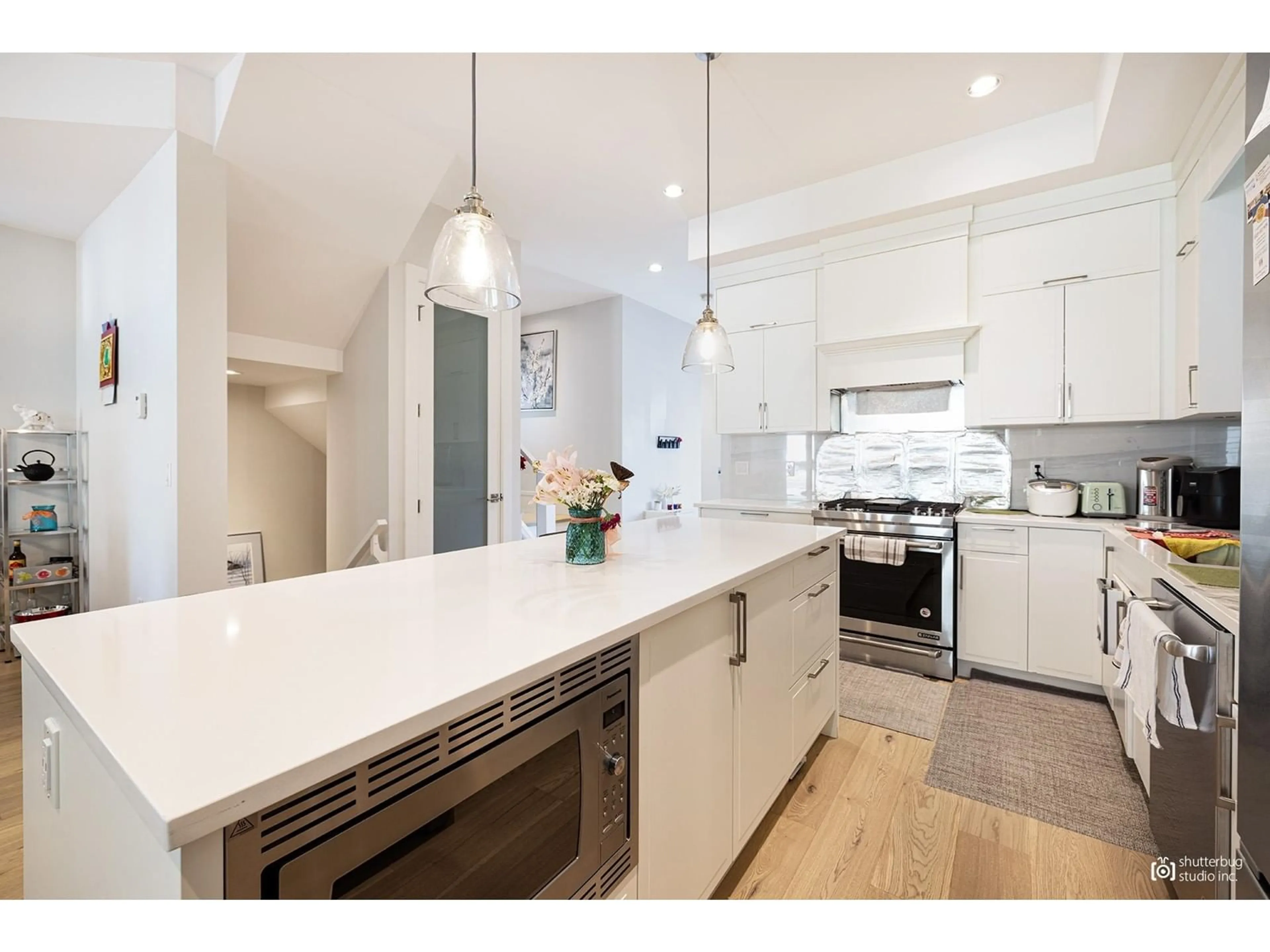 Open concept kitchen, unknown for 16475 21A, Surrey British Columbia V3Z0V5